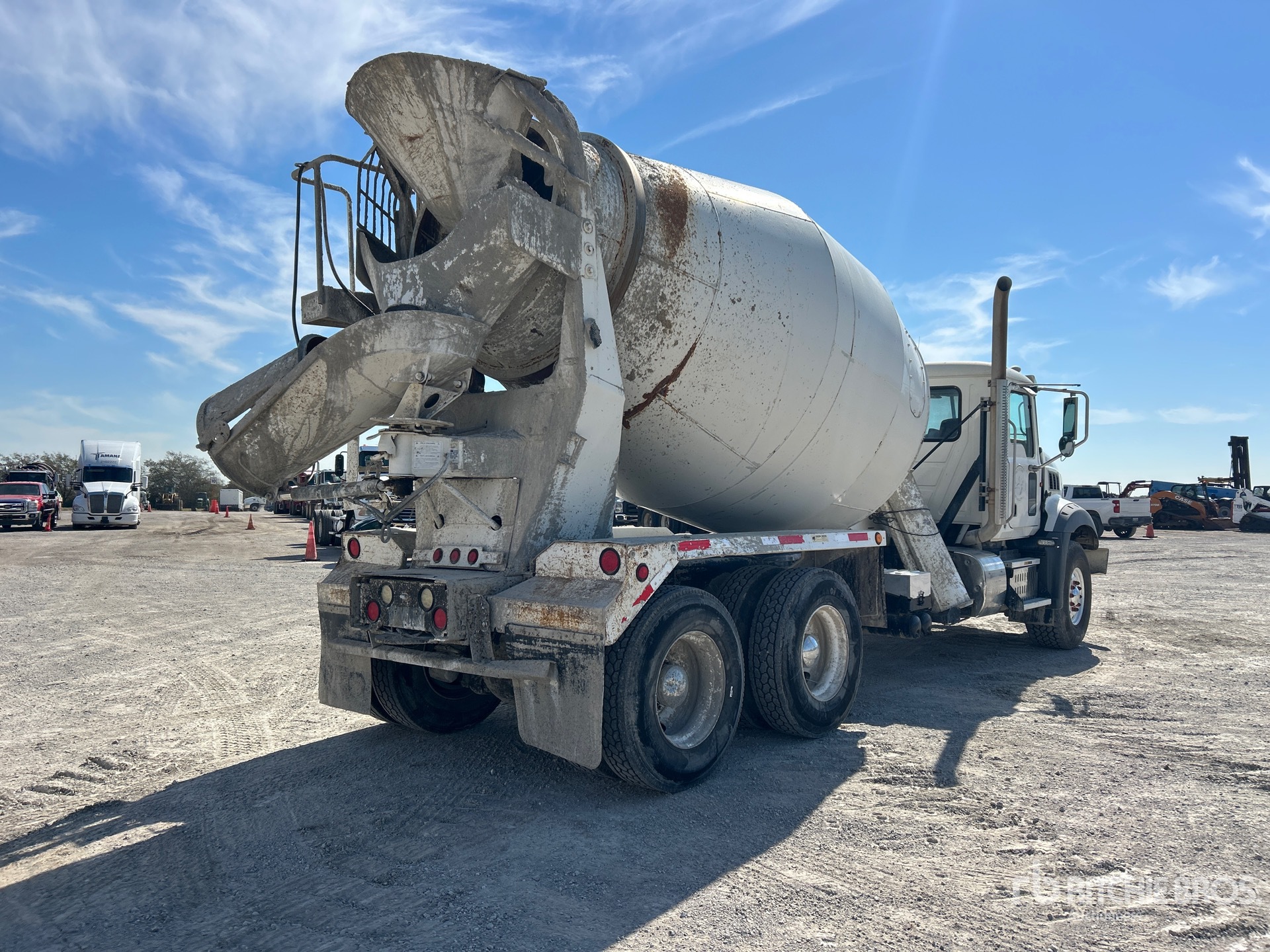 2015 Mack GU813