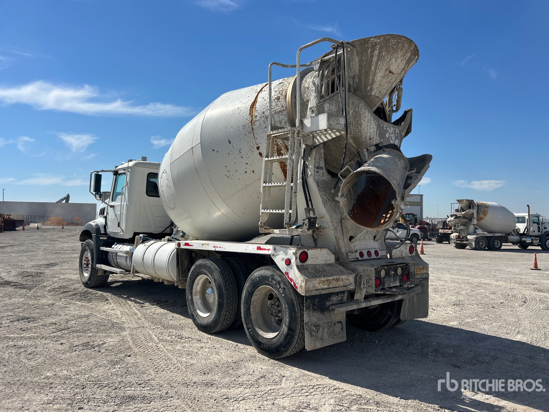 2015 Mack GU813