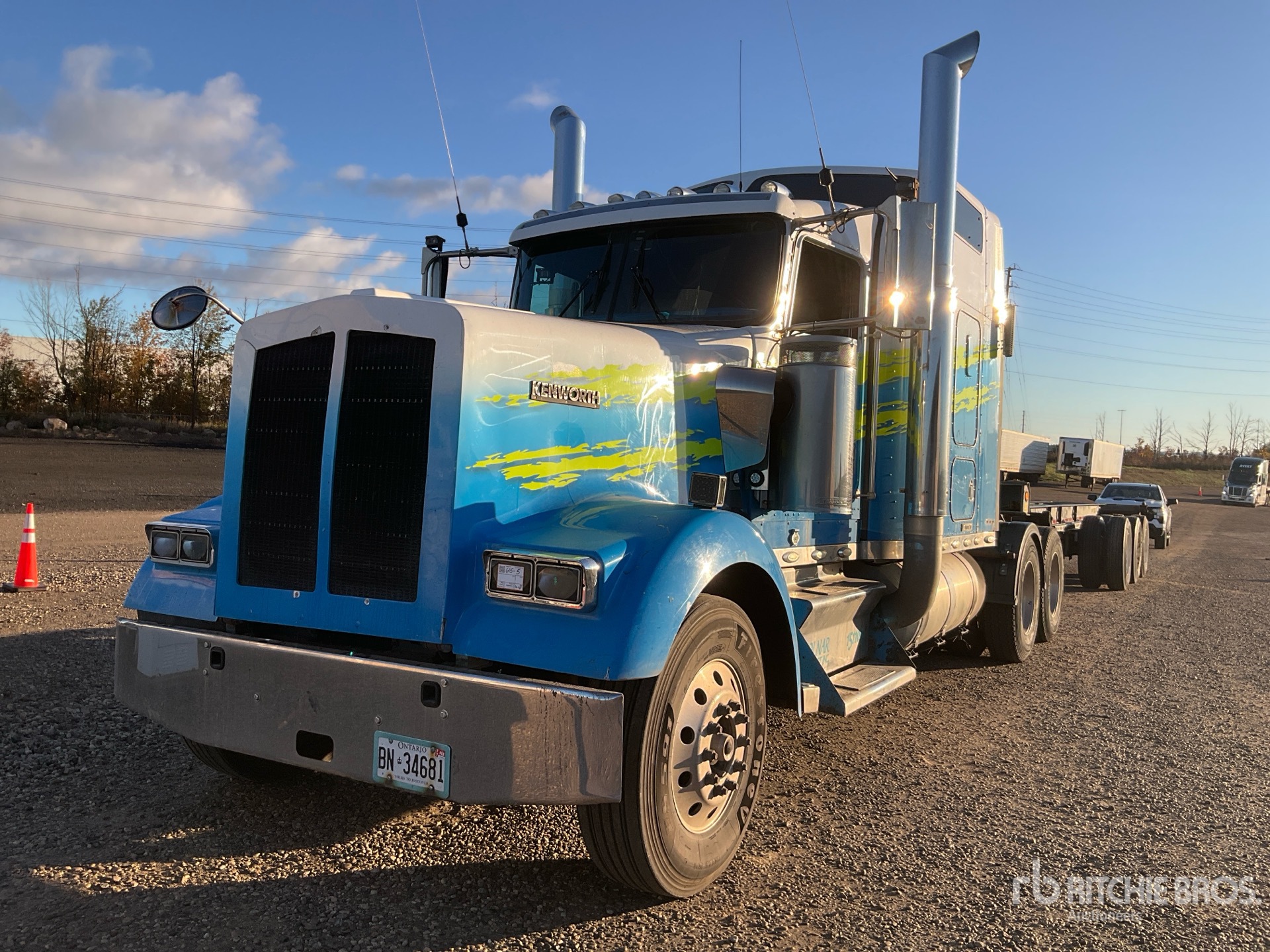 2003 Kenworth W900