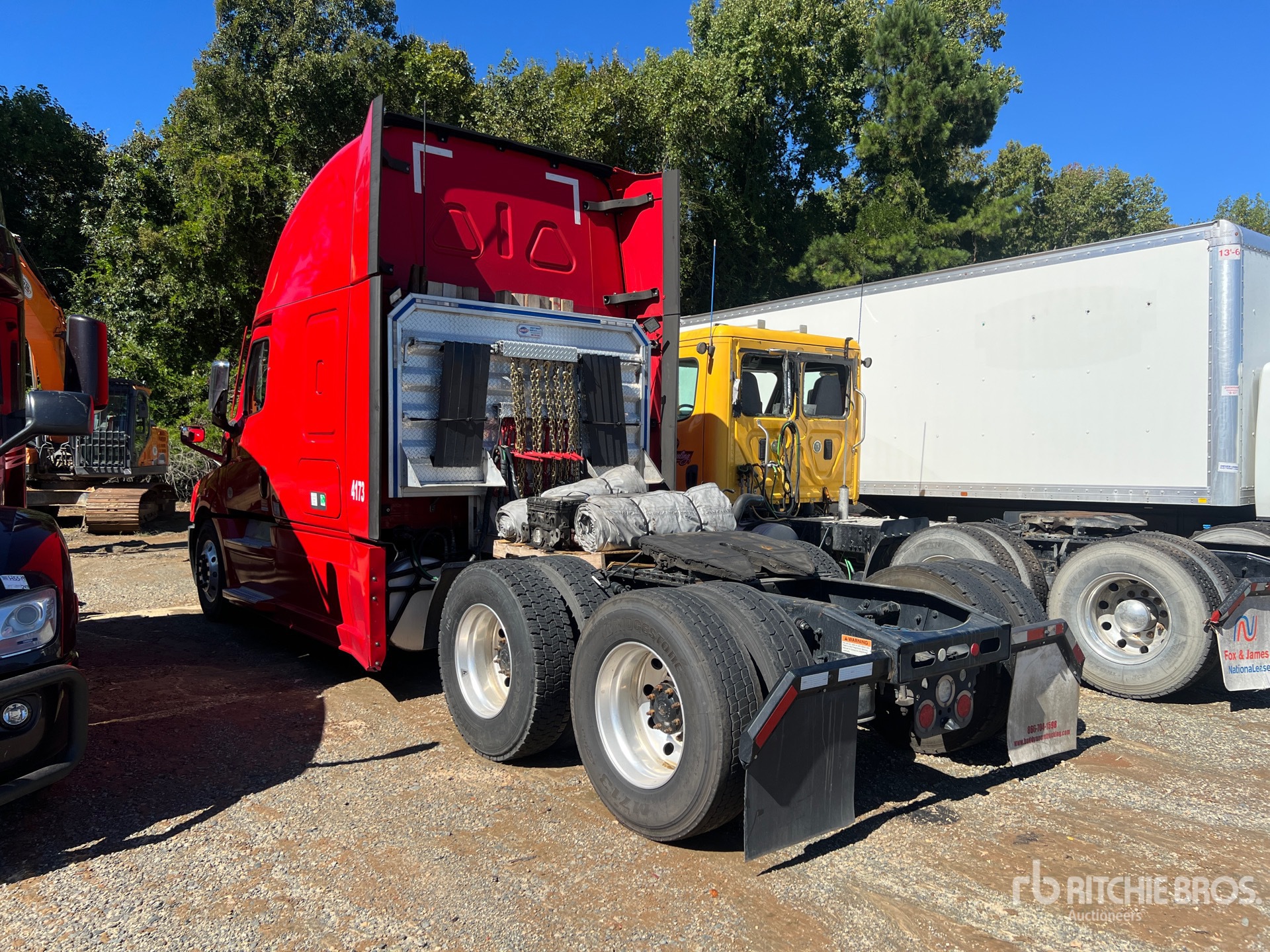 2021 Freightliner CASCADIA 126