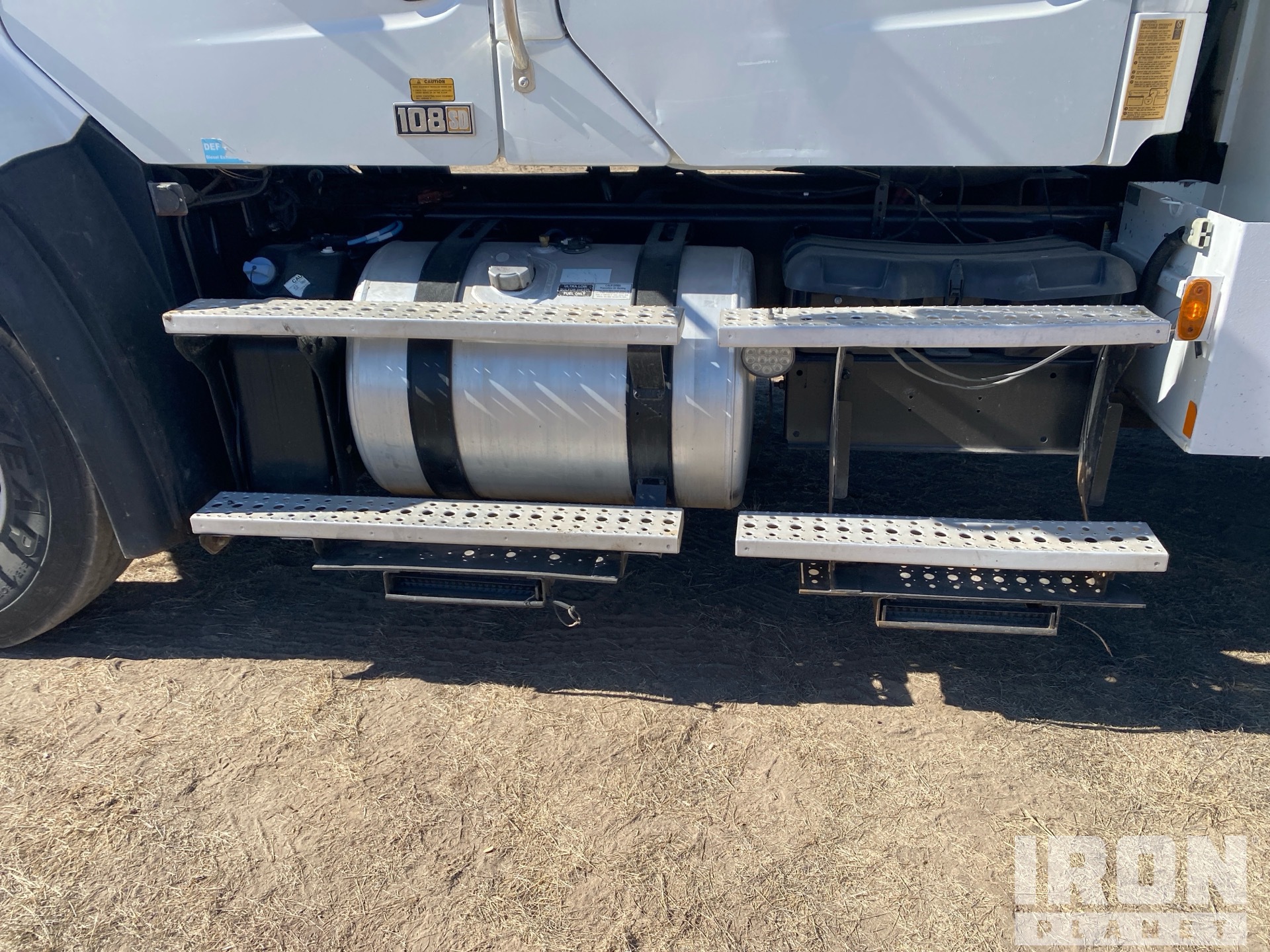 2014 Freightliner 108SD