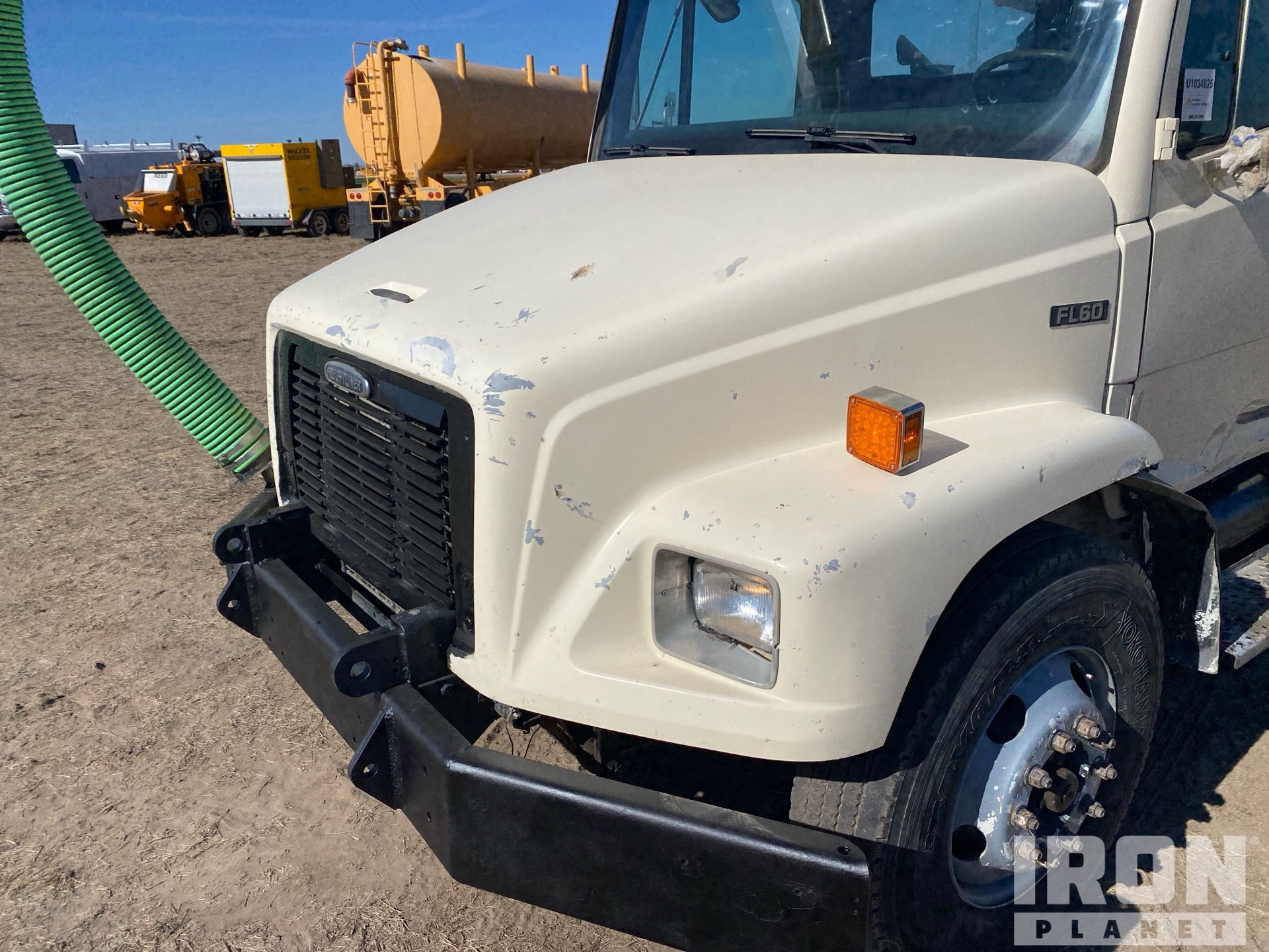 2000 Freightliner FL60