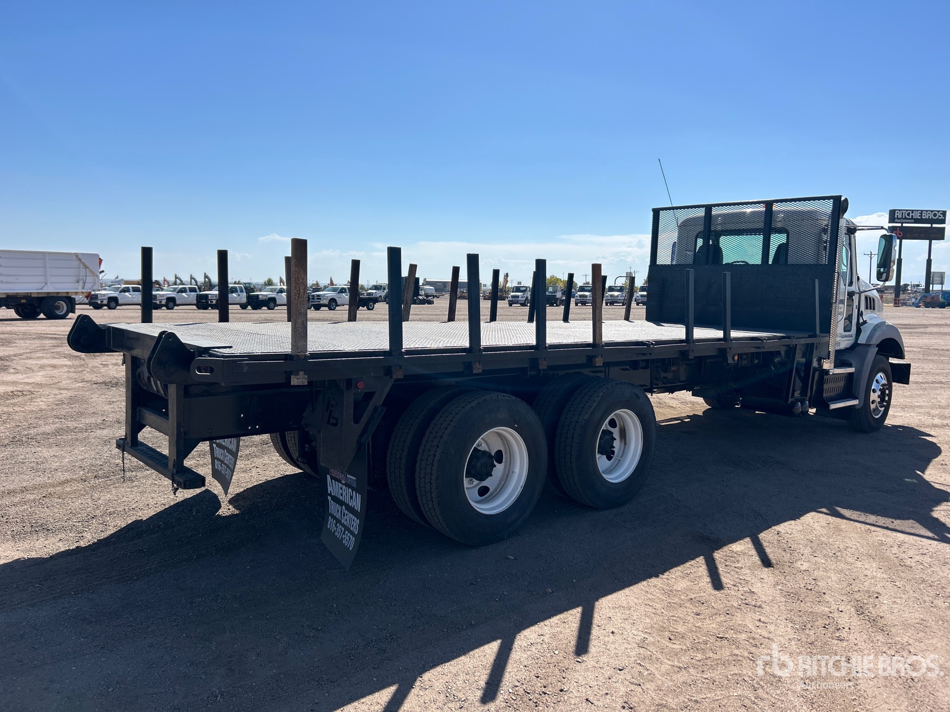 2017 Mack GU533