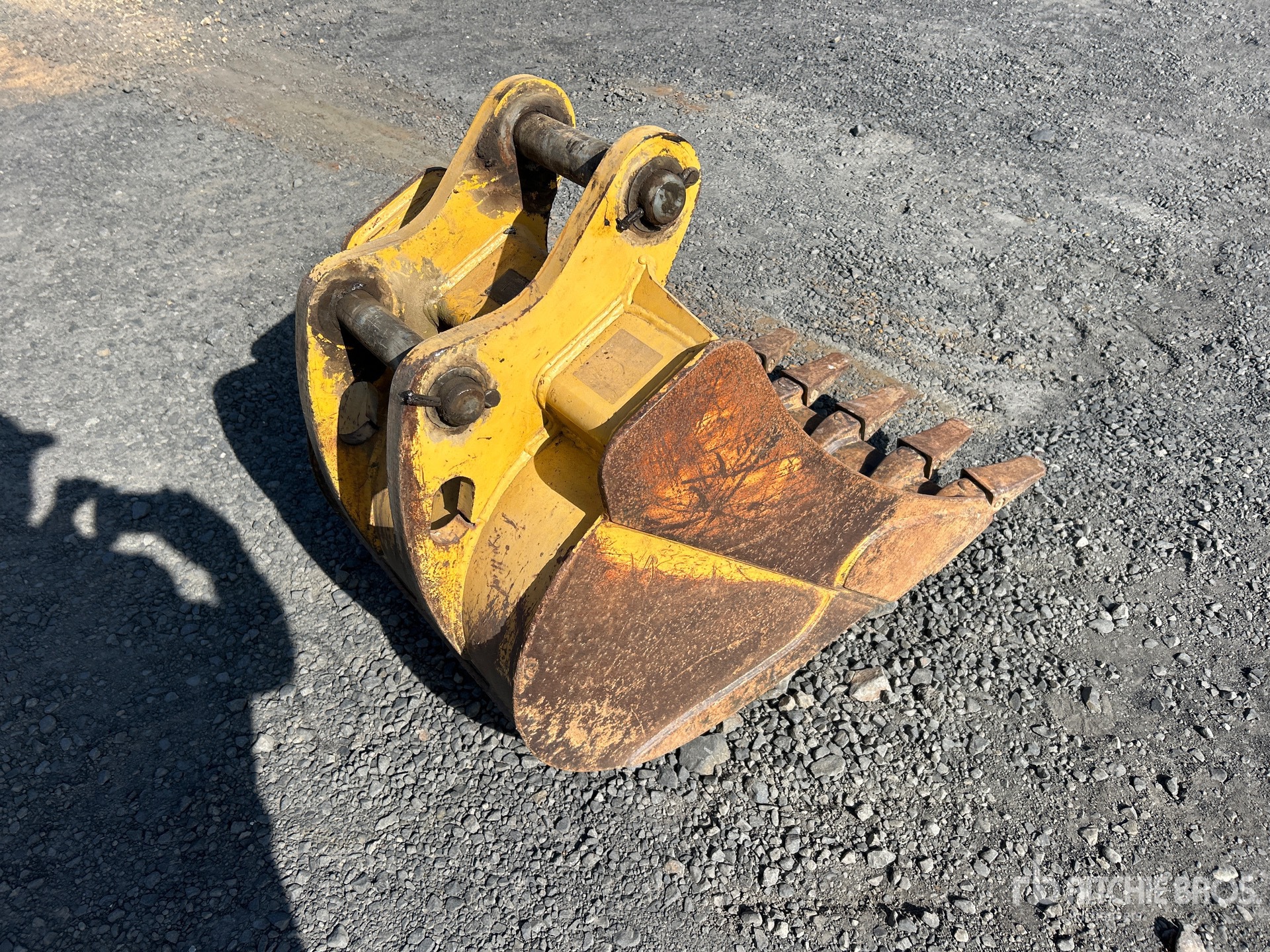 John Deere 24 IN DIGGING