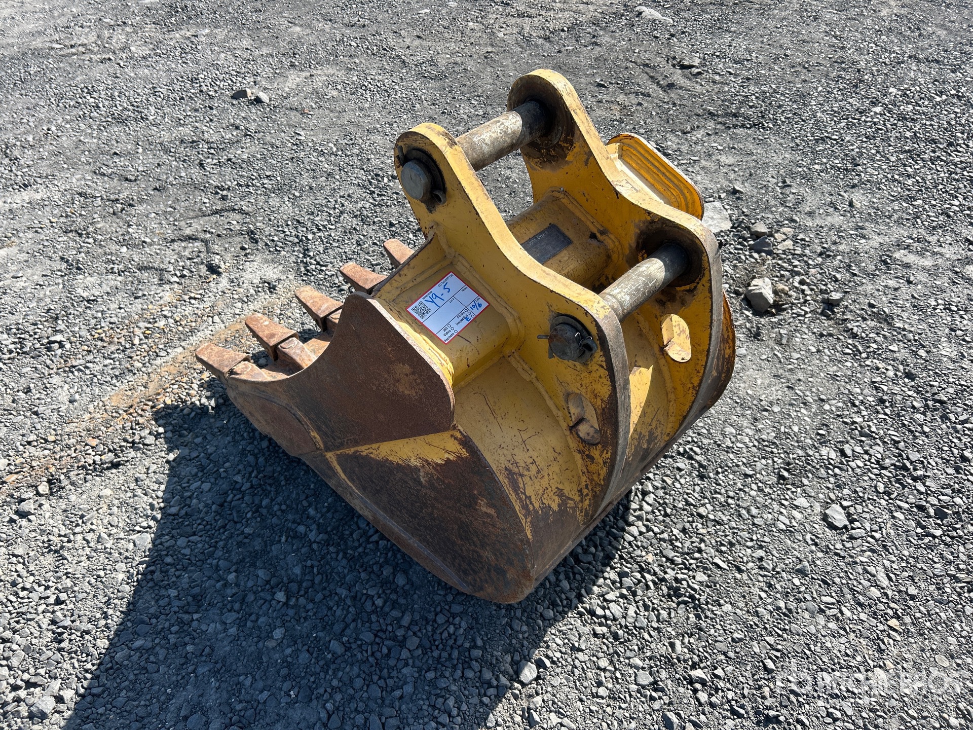 John Deere 24 IN DIGGING