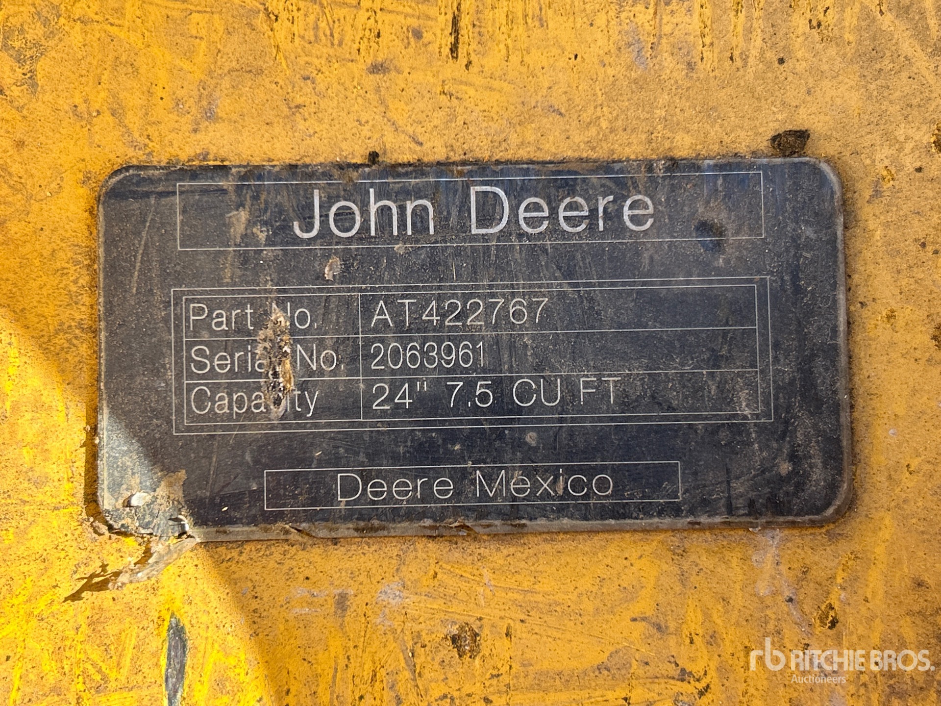 John Deere 24 IN DIGGING