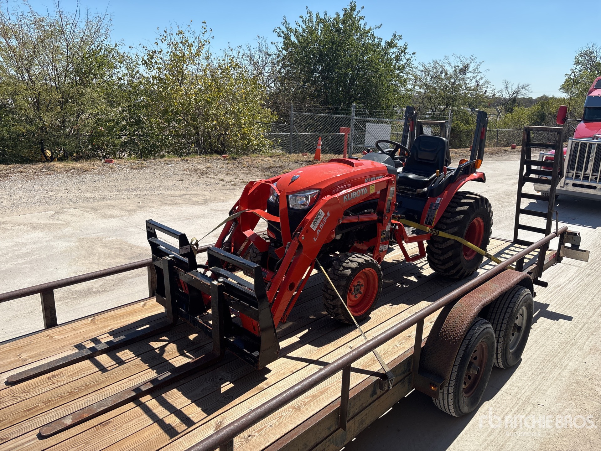 Photo of Kubota B3350HSD