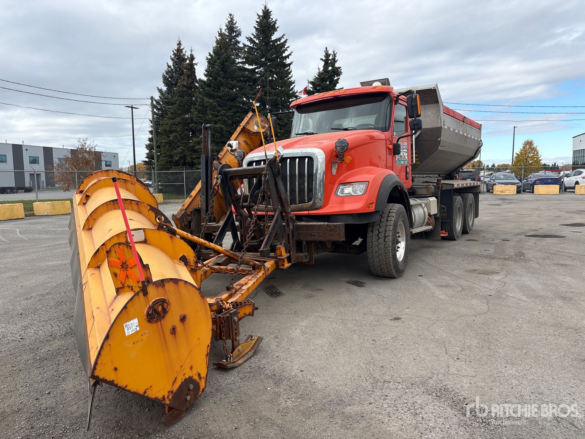 2019 International HX620