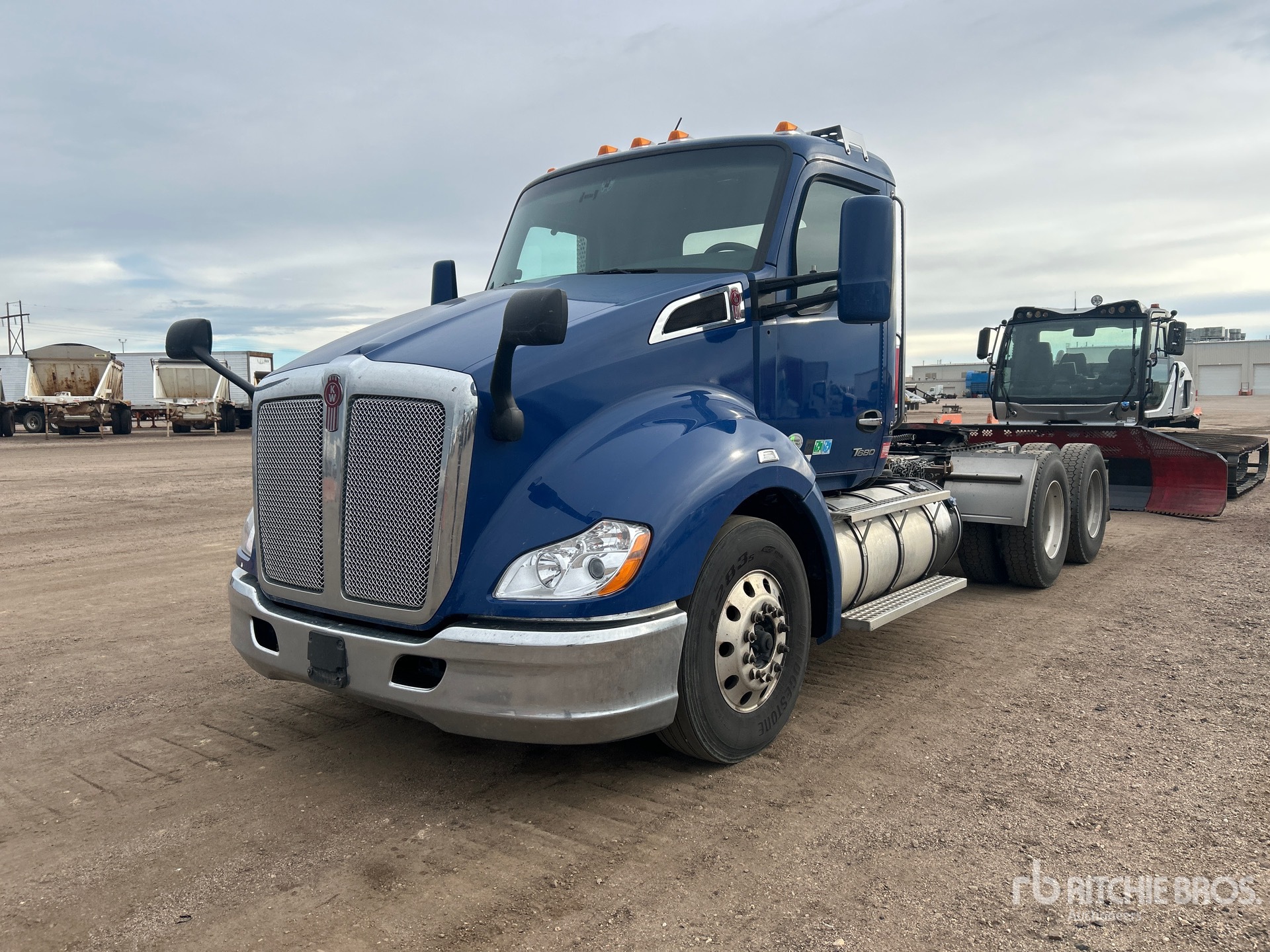2022 Kenworth T-680
