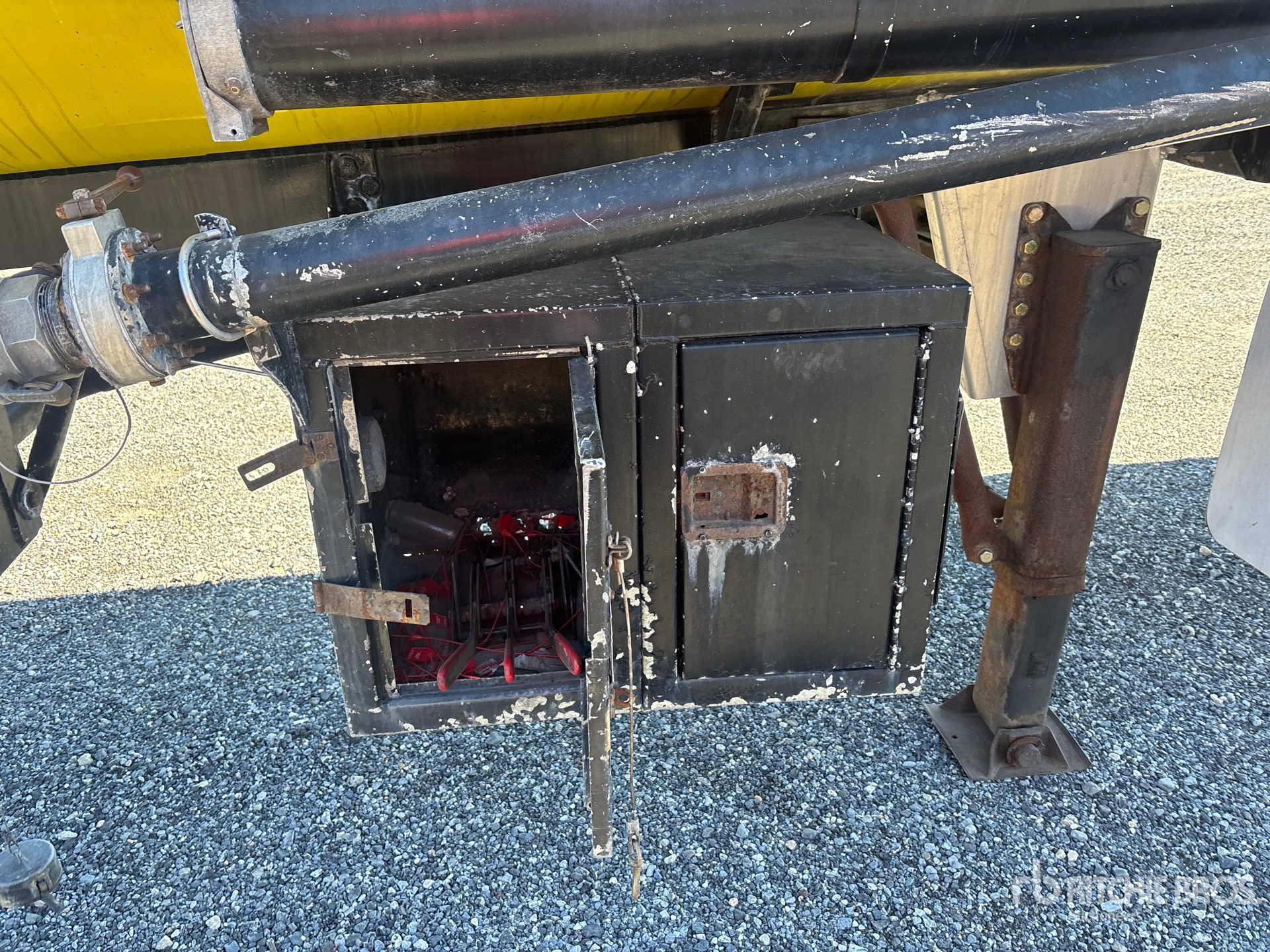 1987 Heil 8000 gal T/A