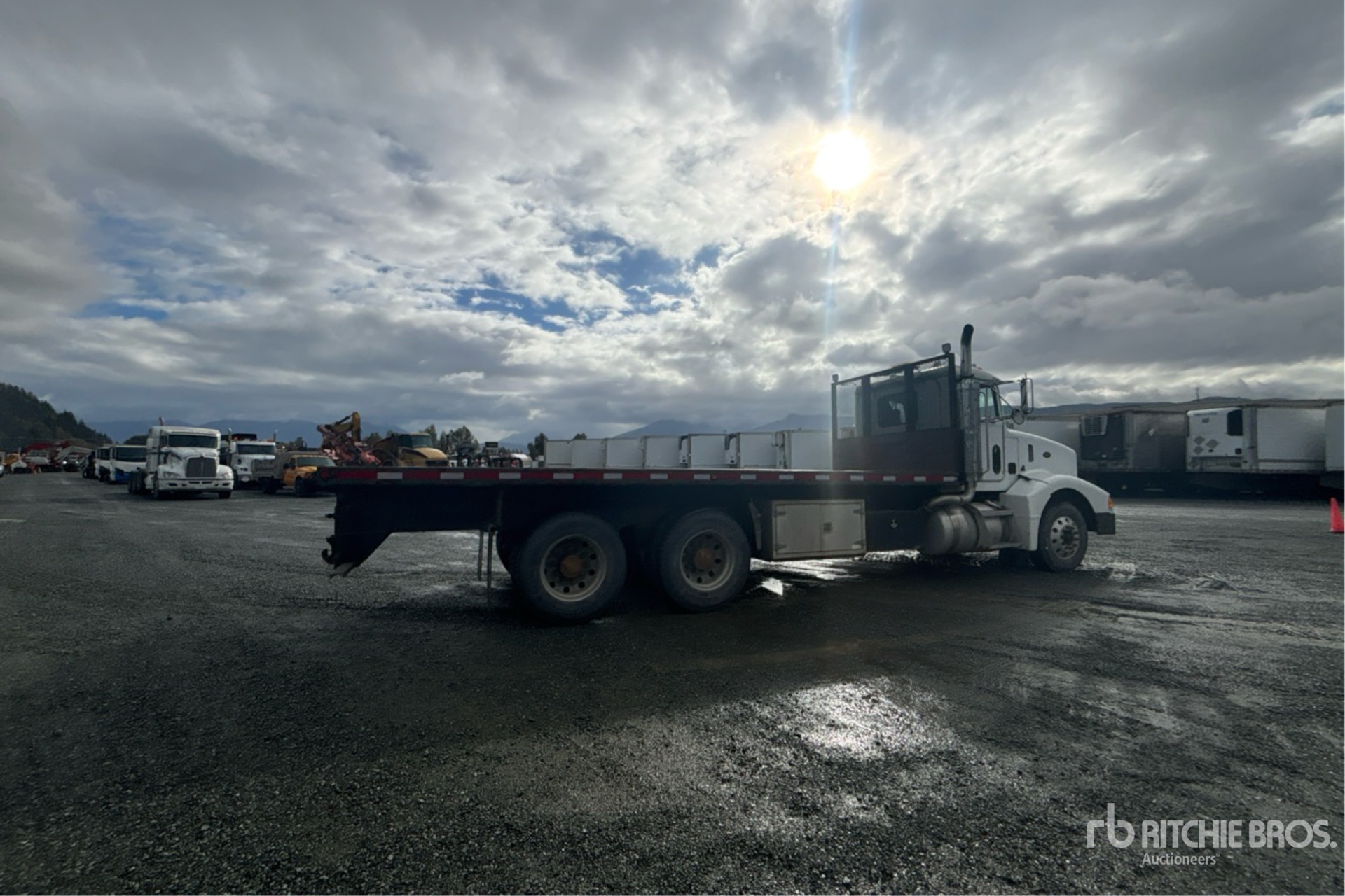 2002 Peterbilt 385