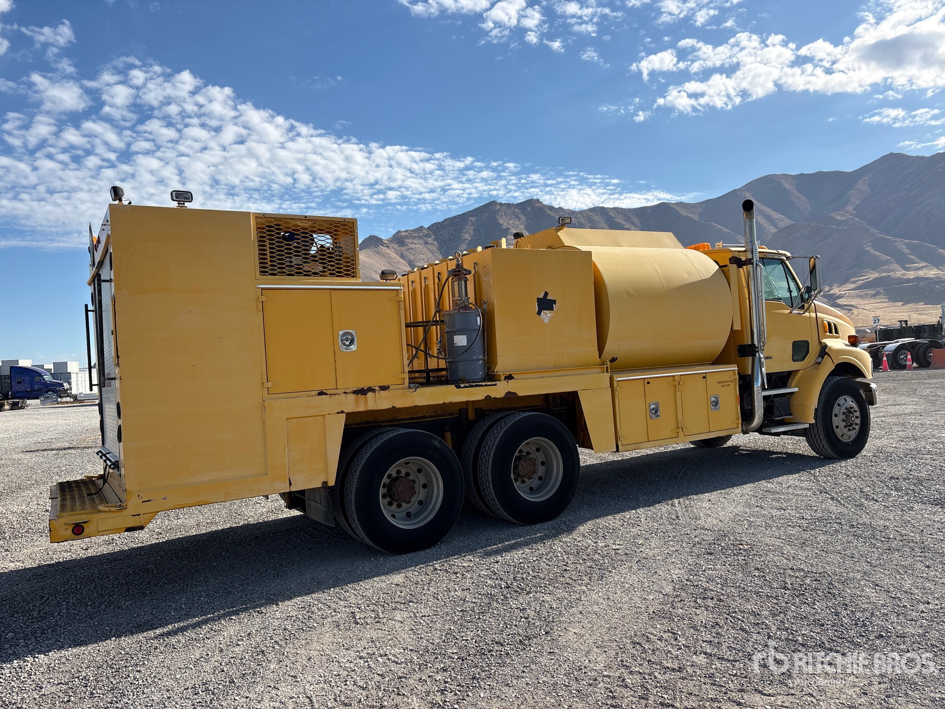 2001 Sterling L9500