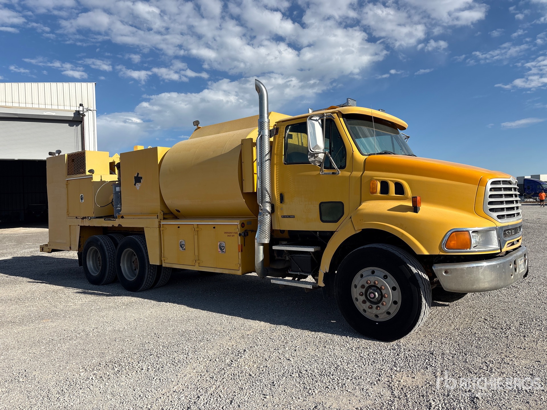 2001 Sterling L9500