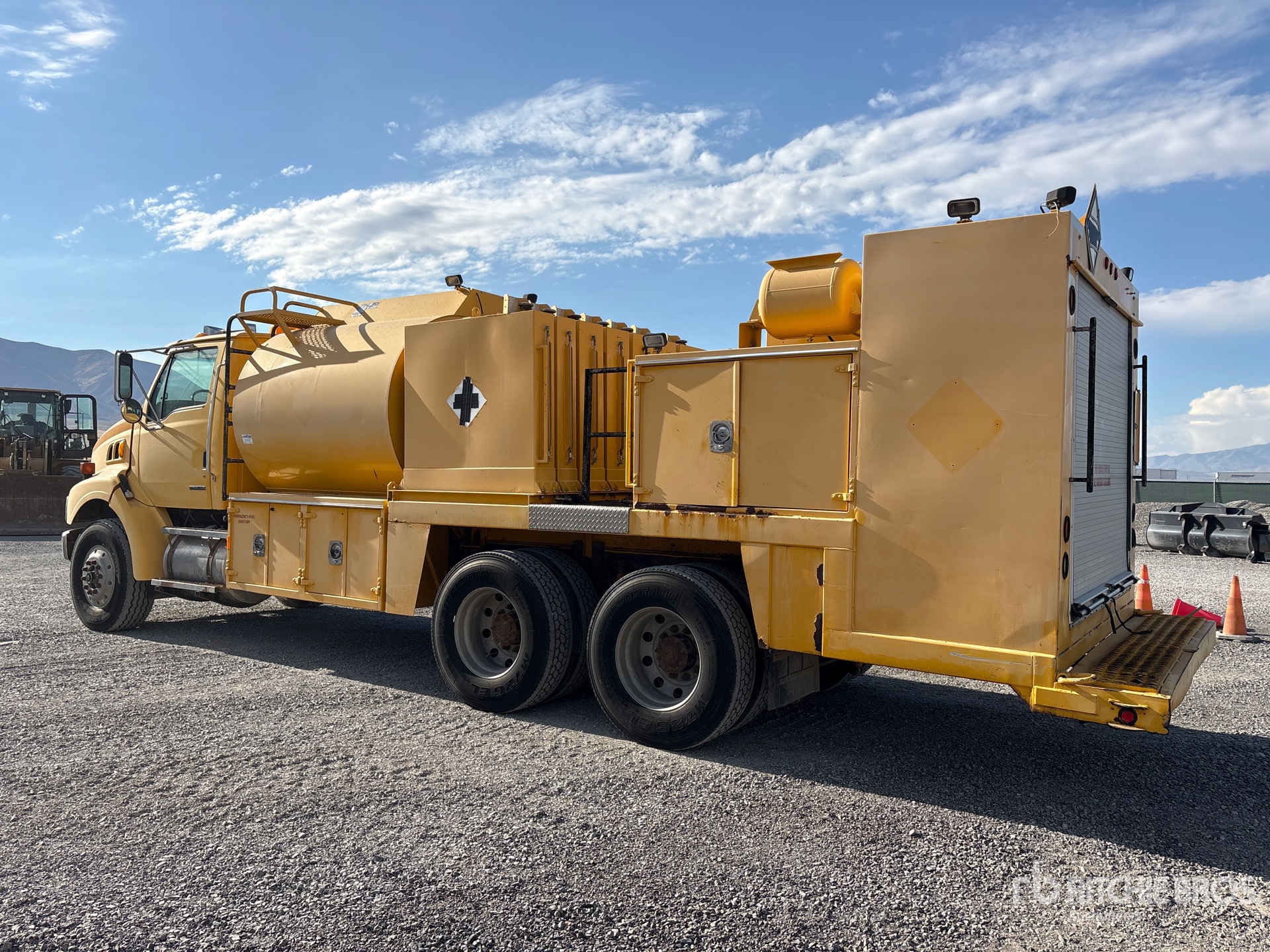 2001 Sterling L9500