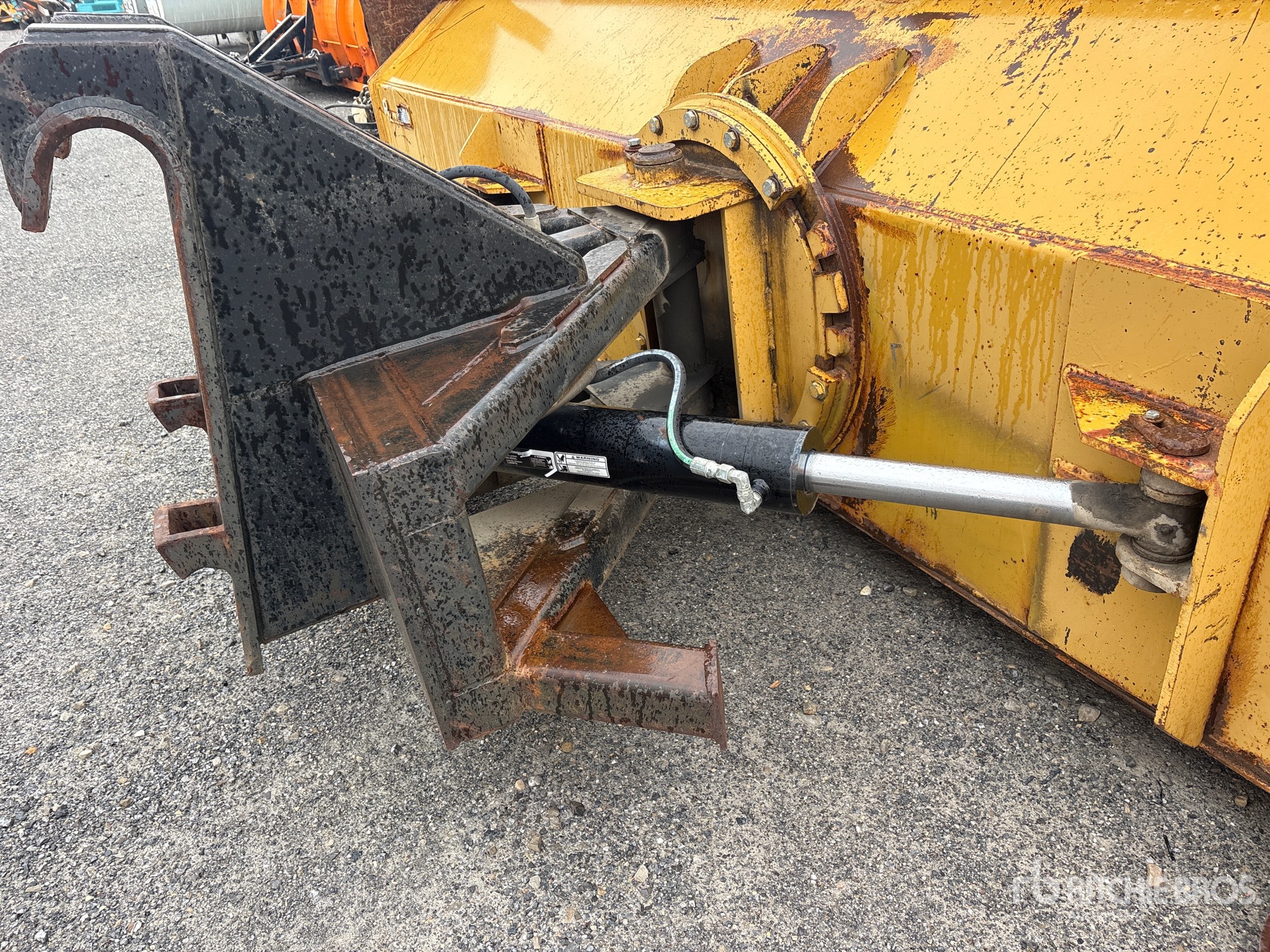 Rylind 16 FT 8 IN 16 FT HYDRAULIC