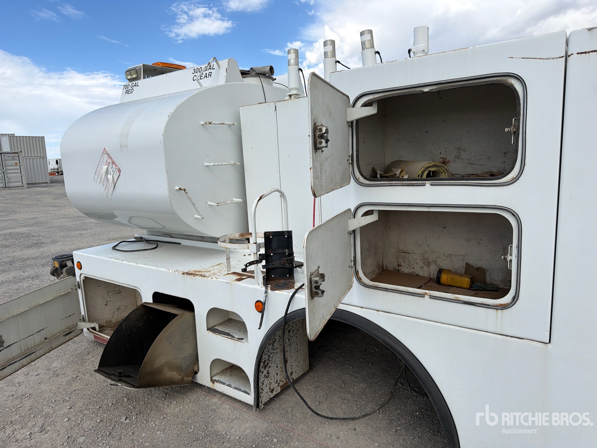 Valew FUEL AND LUBE TRUCK