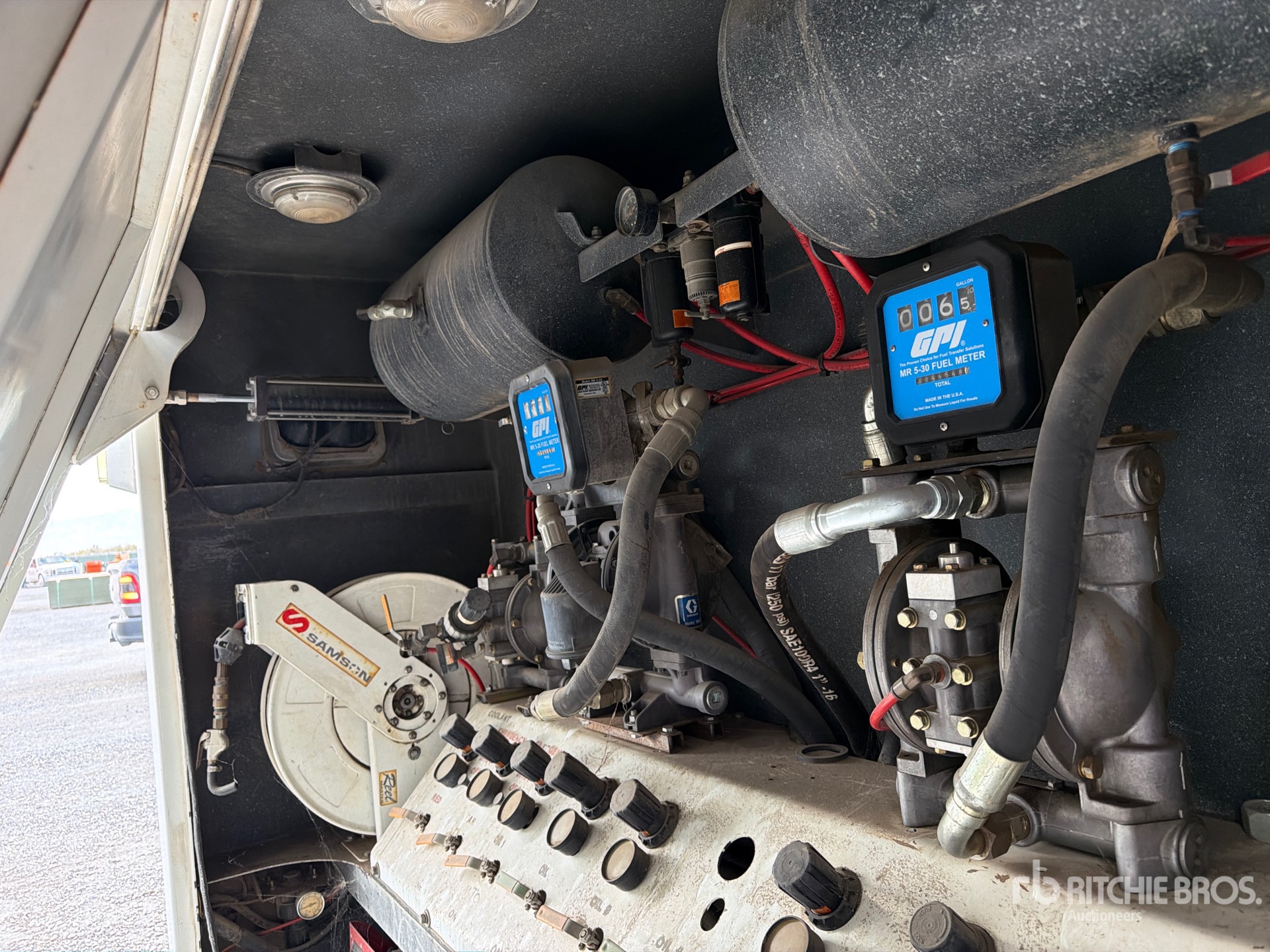Valew FUEL AND LUBE TRUCK