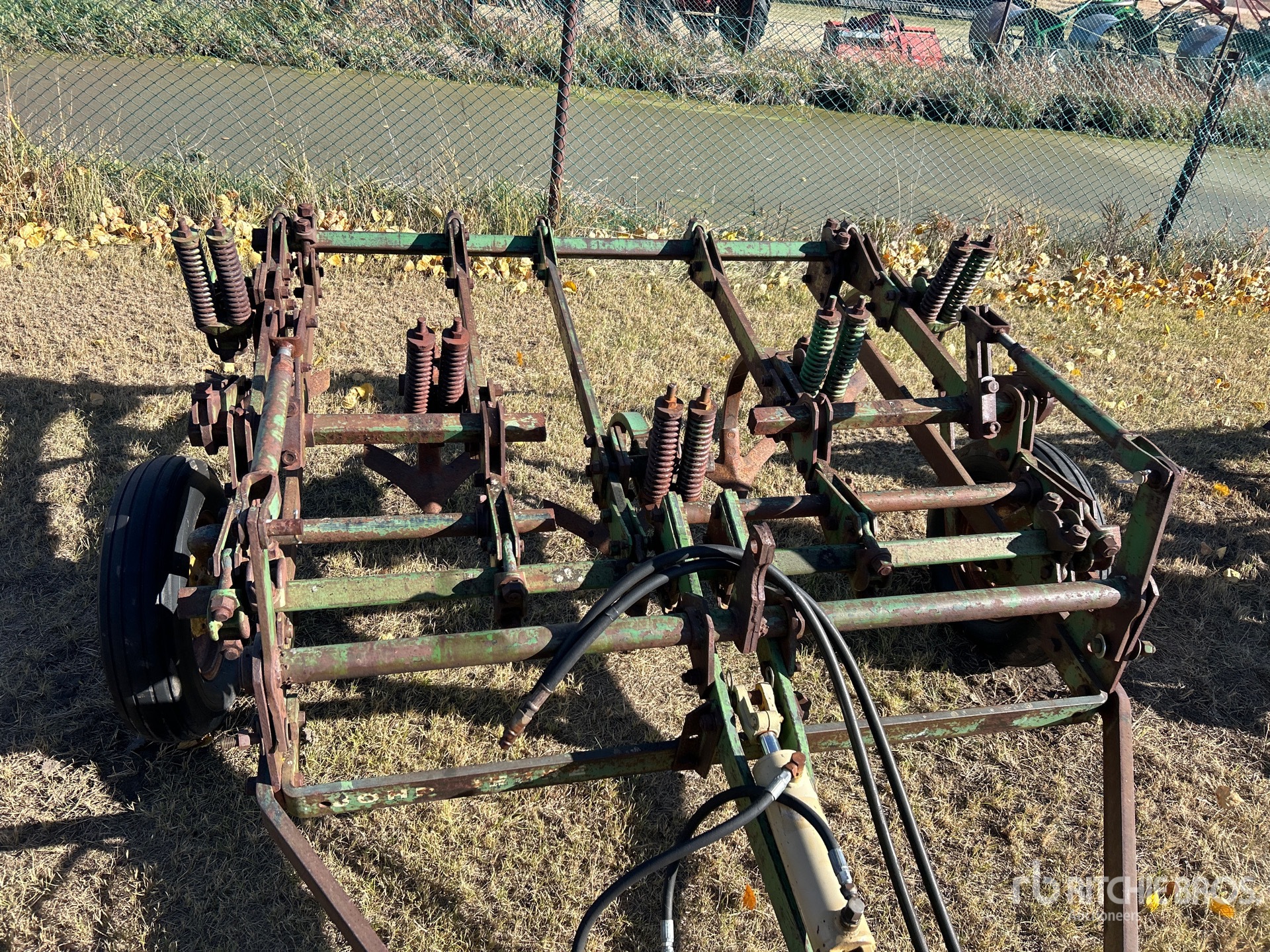 John Deere 98 IN 5 BOTTOM