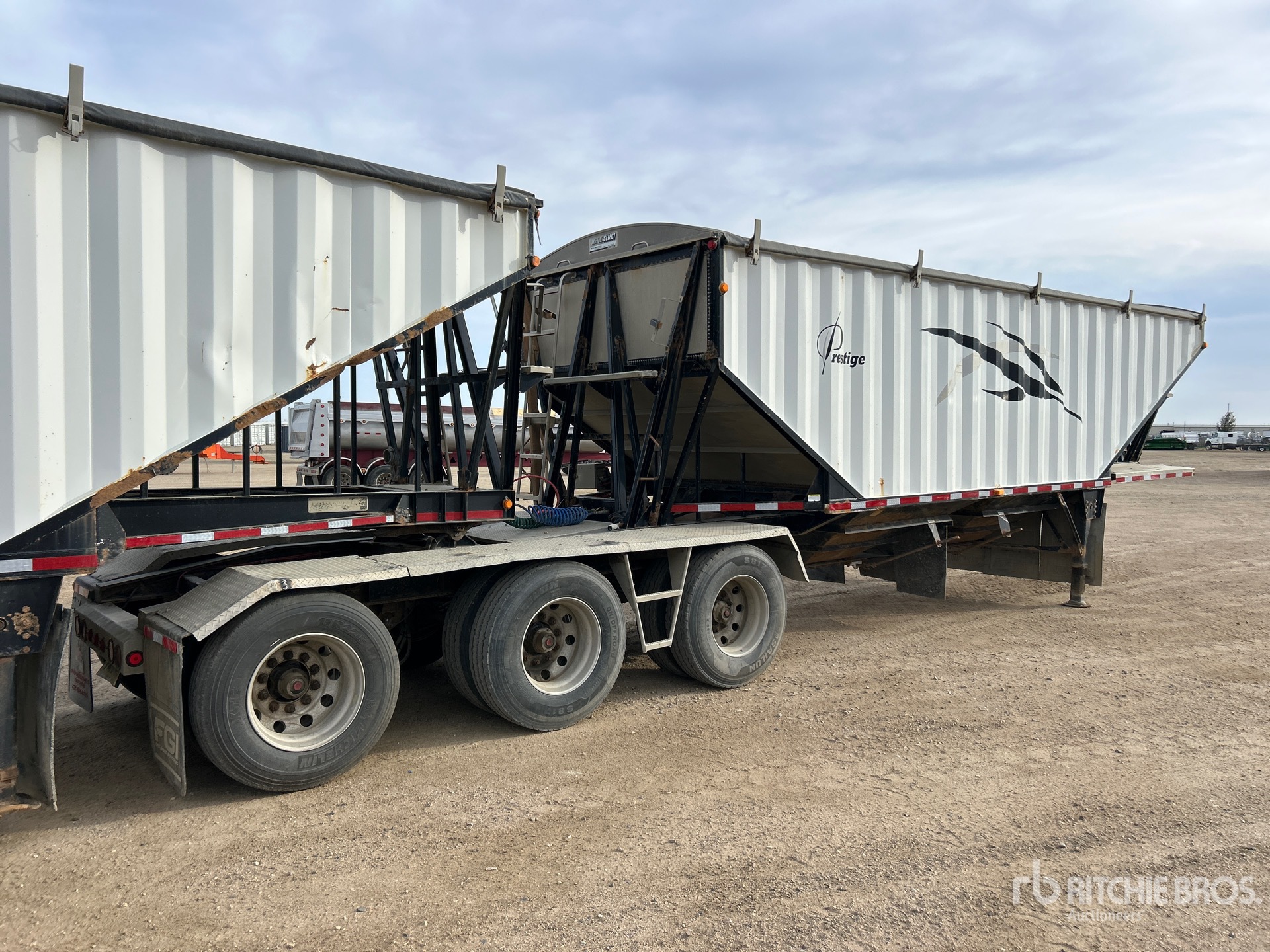 2013 Load King  SUPER B-TRAIN