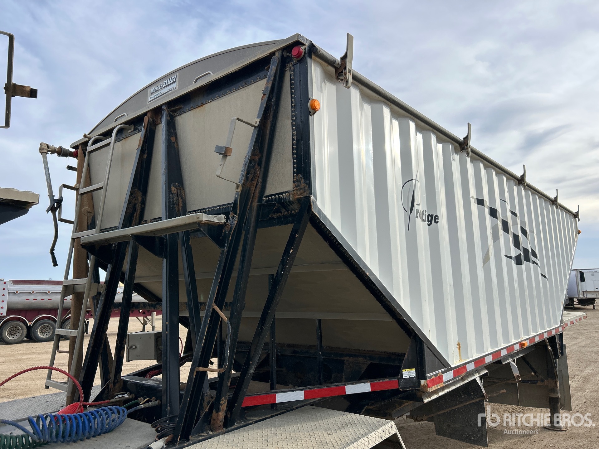 2013 Load King  SUPER B-TRAIN