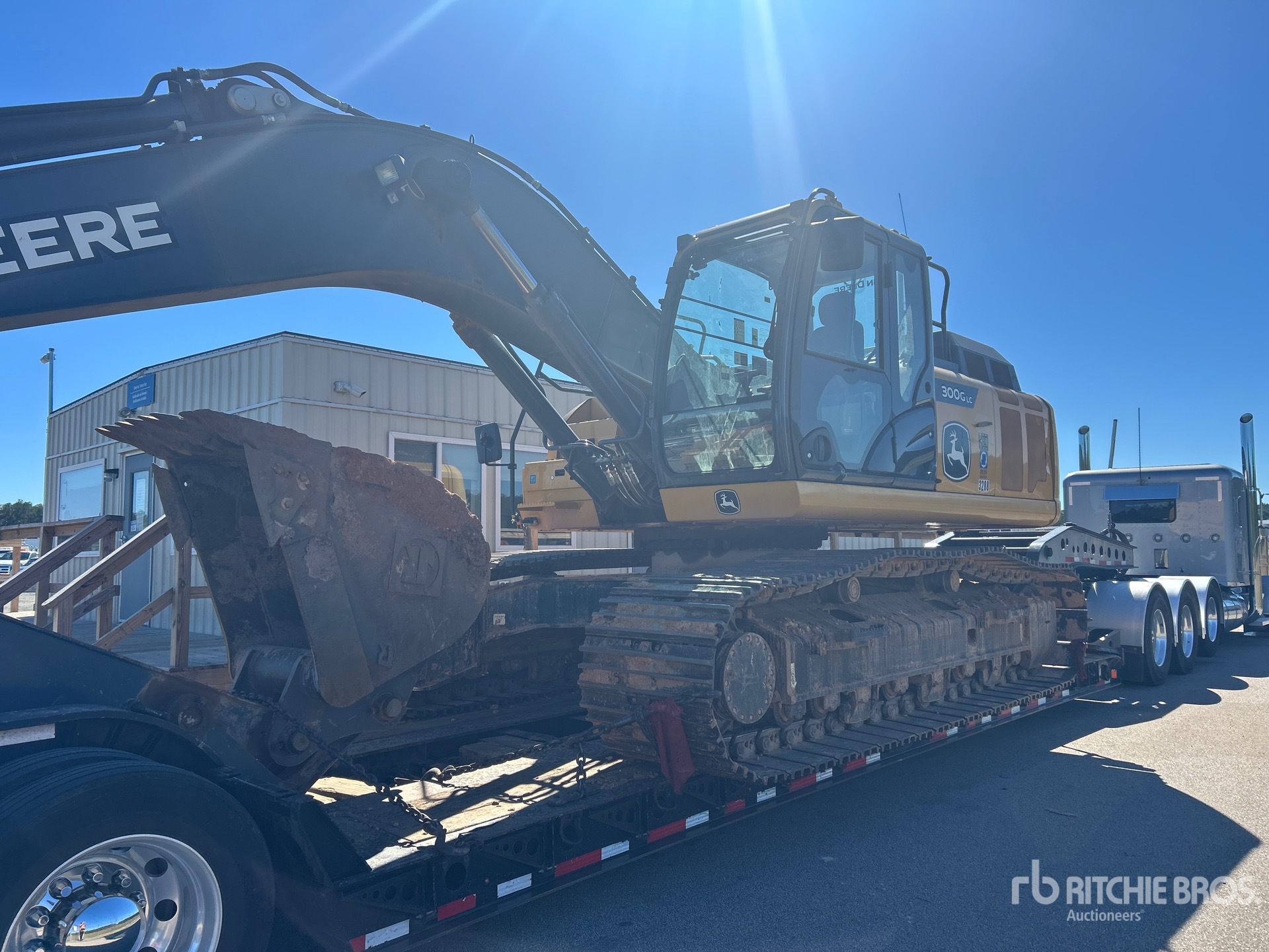 2022 John Deere 300G LC