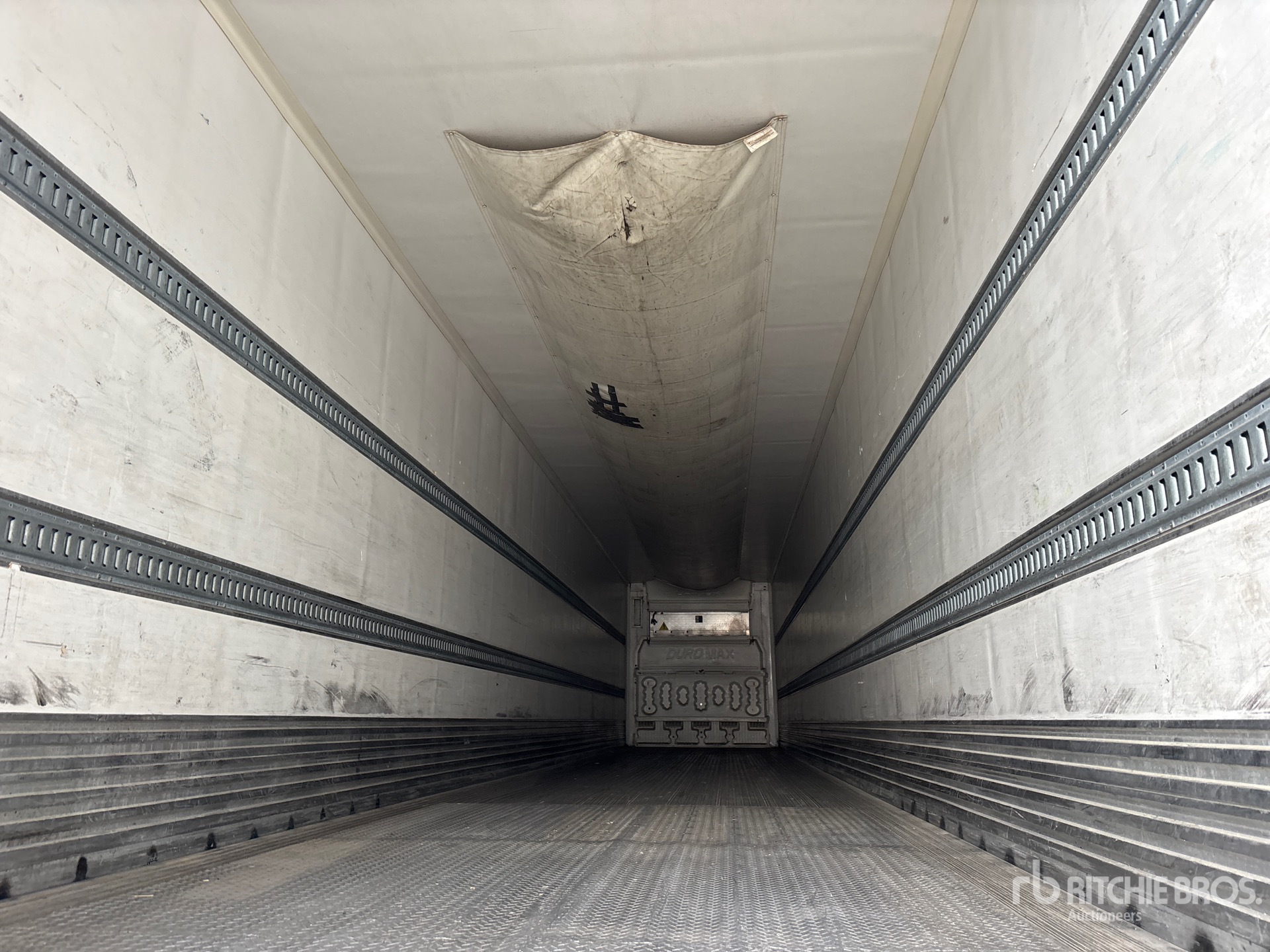 2011 Hyundai 53 FT X 102 IN TRI/A