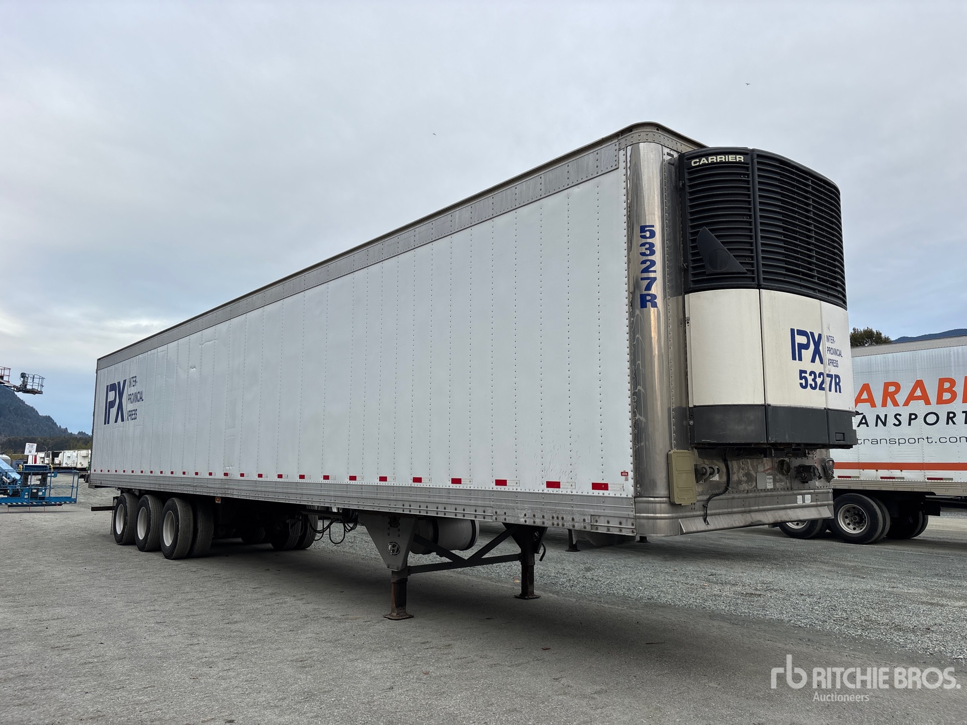 2011 Hyundai 53 FT X 102 IN TRI/A