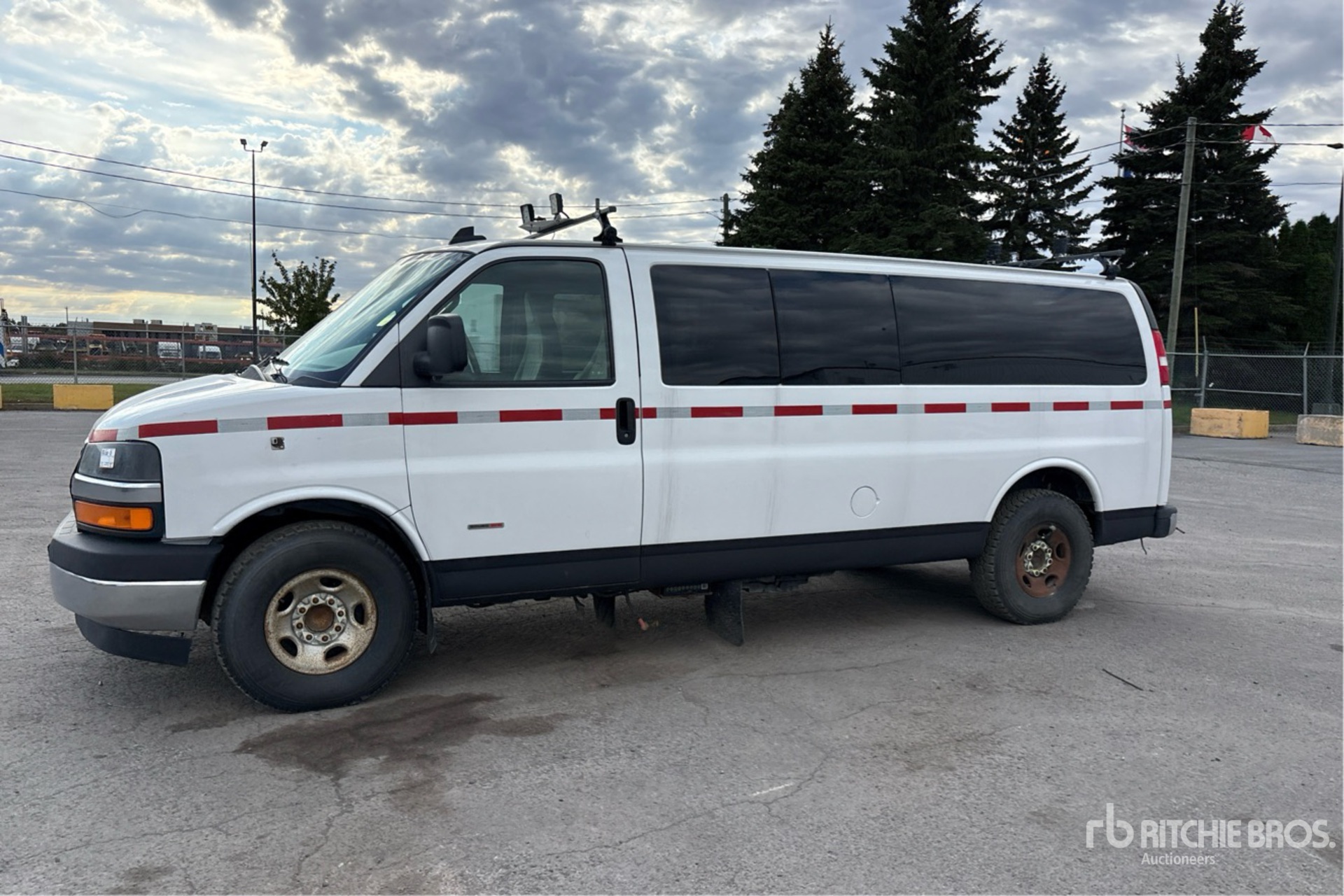 2017 Chevrolet EXPRESS 3500