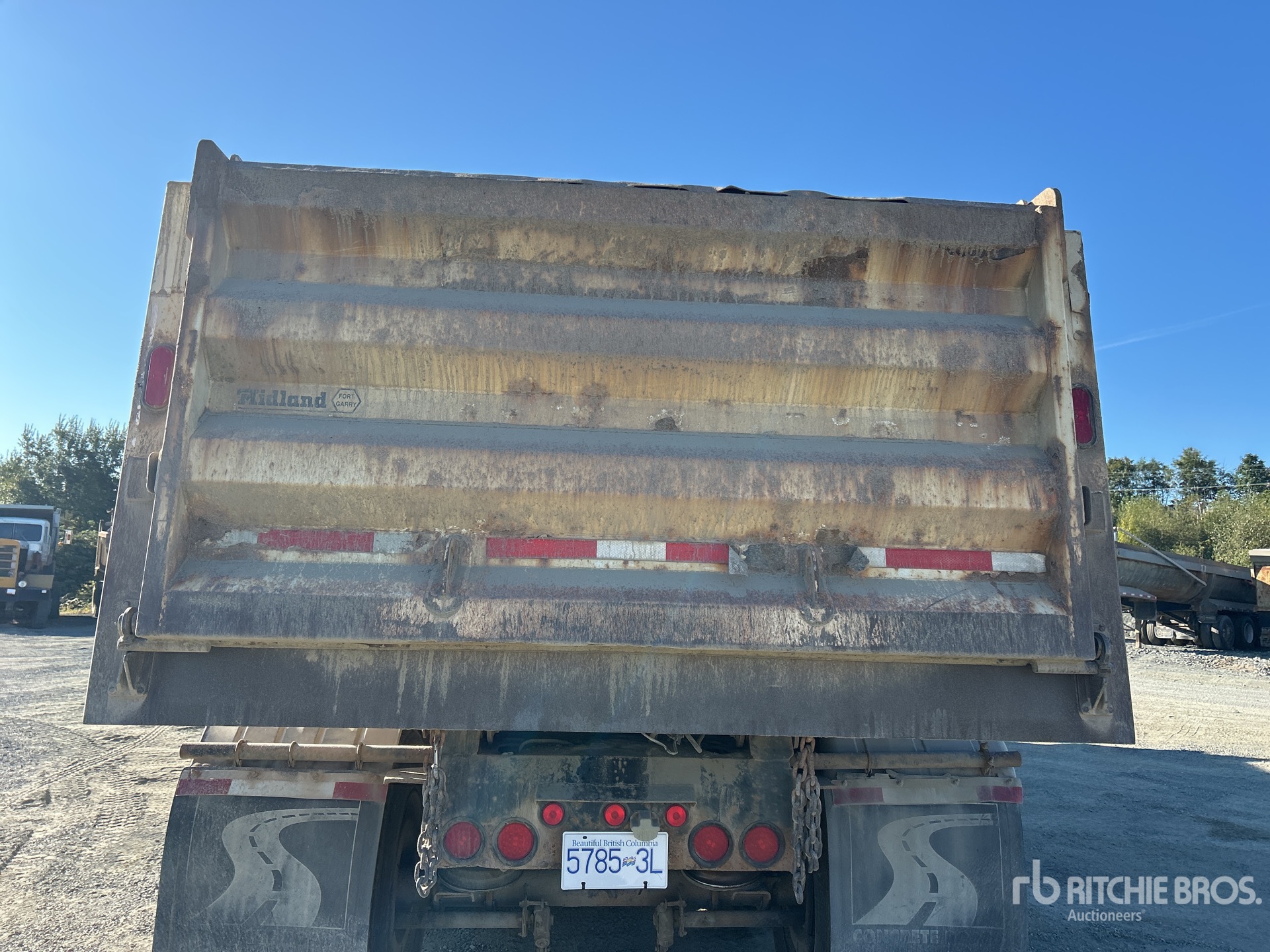2003 Midland 34 FT TRI/A