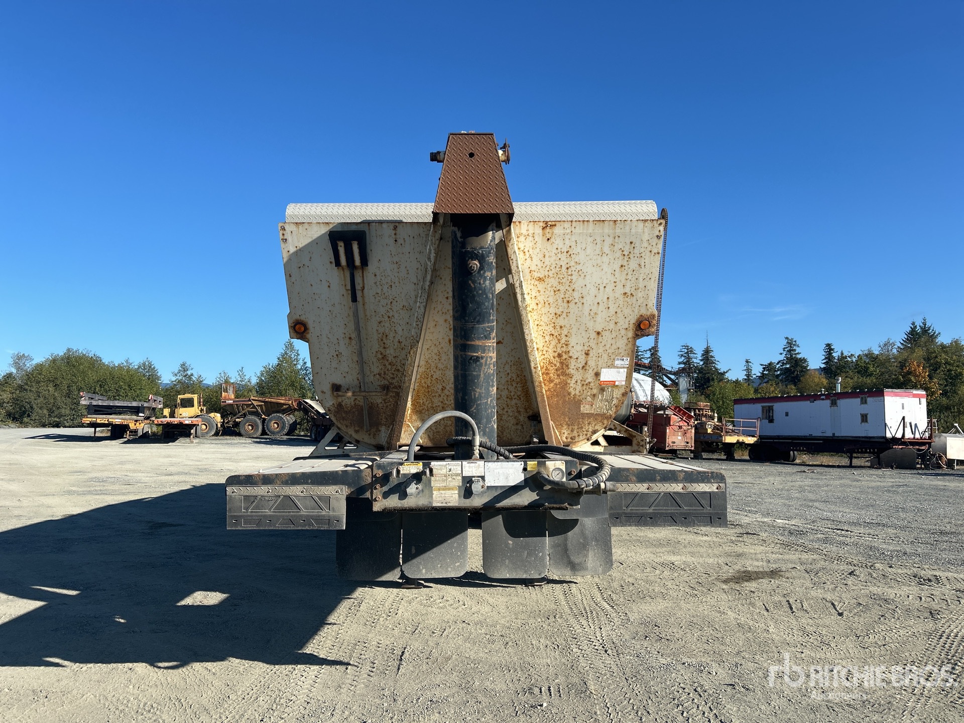 2003 Midland 34 FT TRI/A