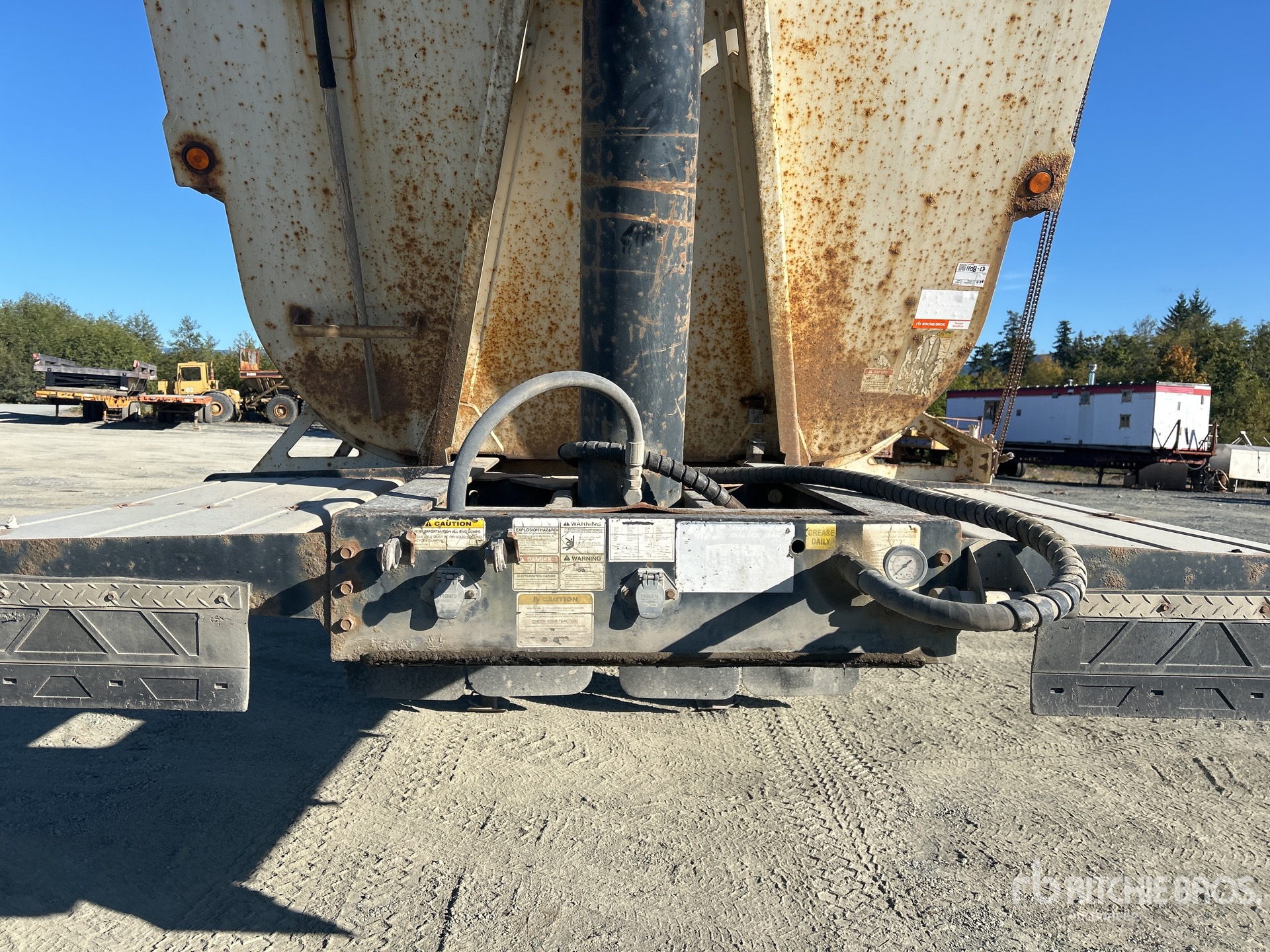 2003 Midland 34 FT TRI/A