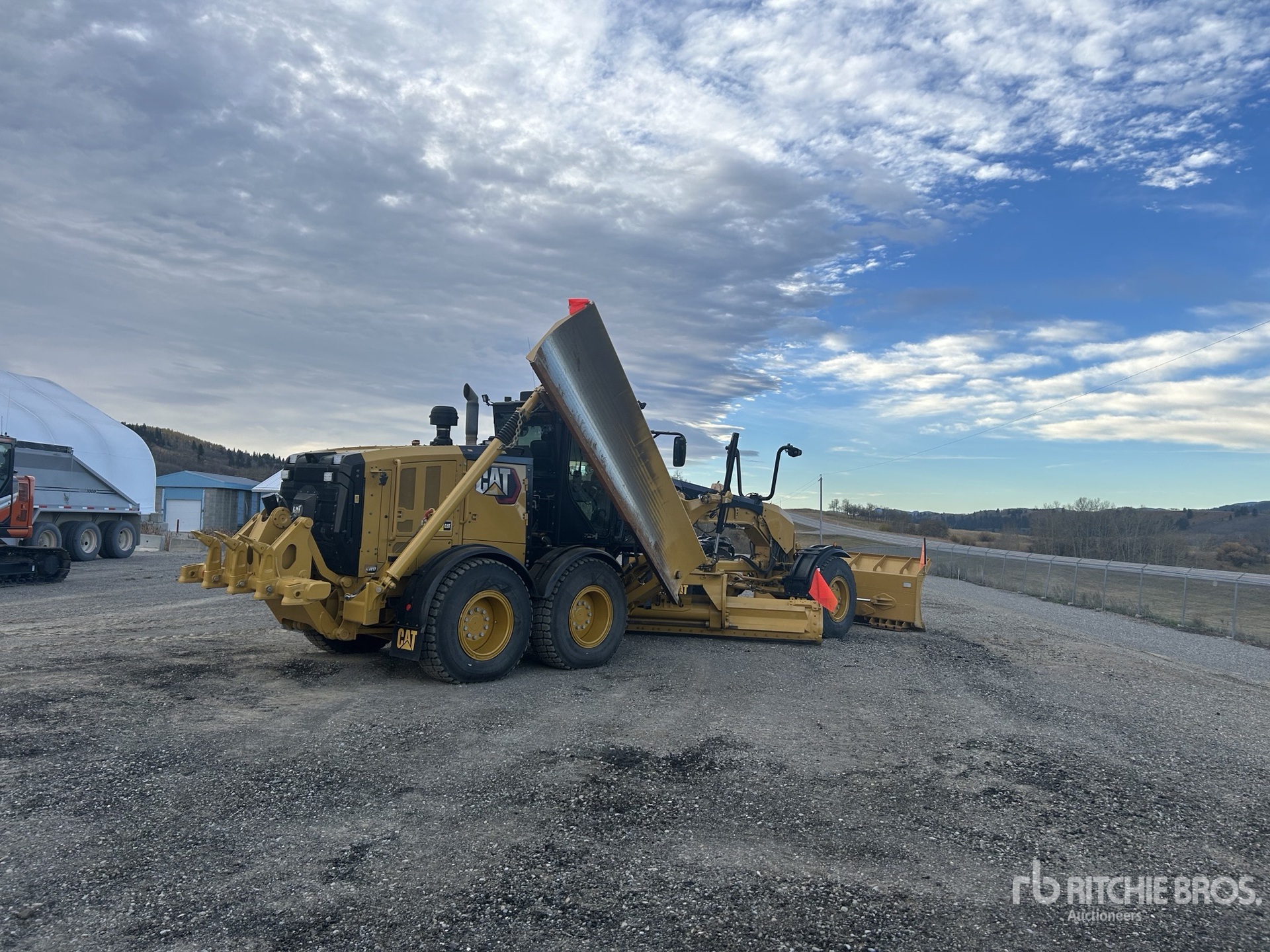 2022 Caterpillar 160