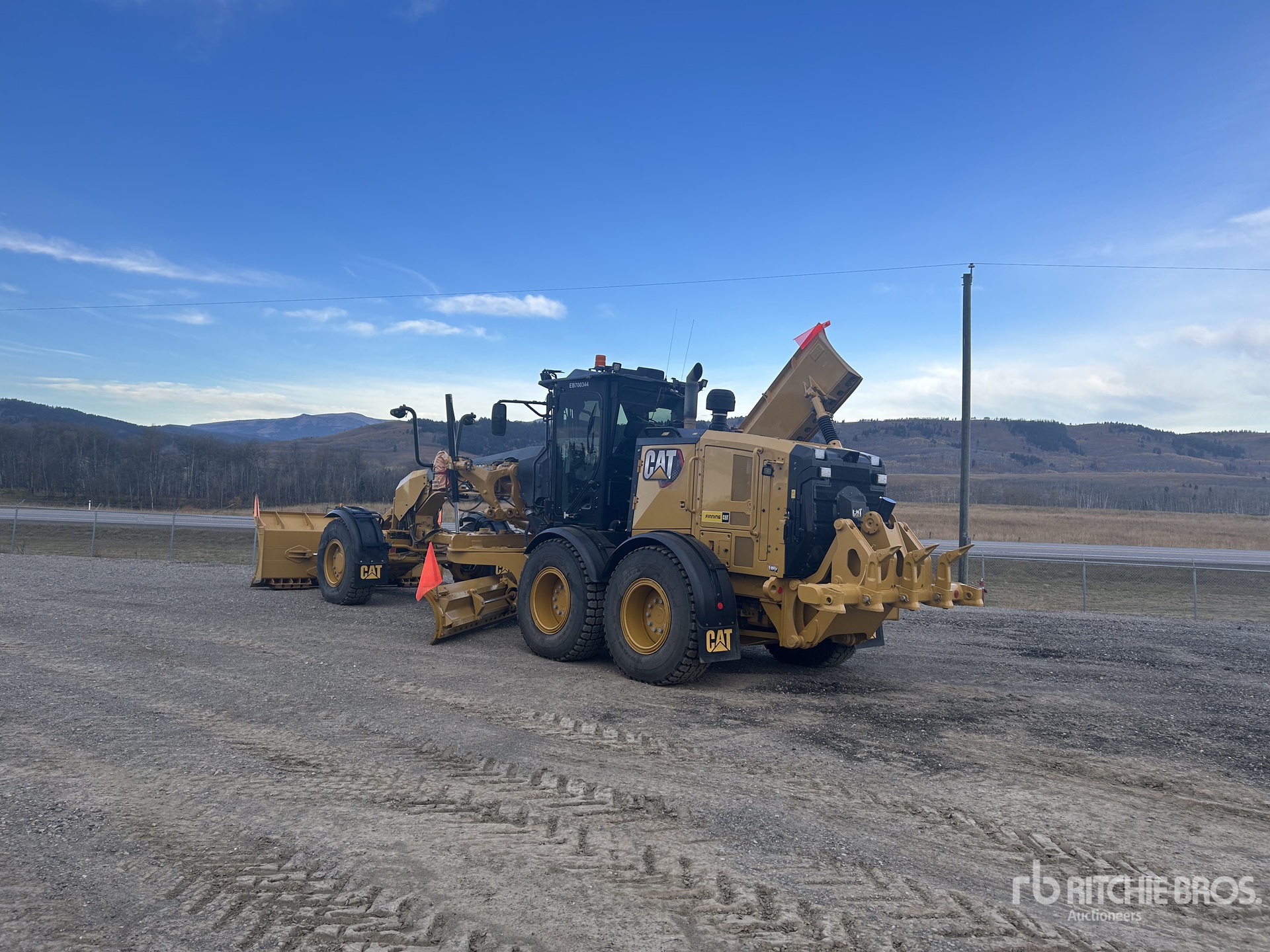 2022 Caterpillar 160