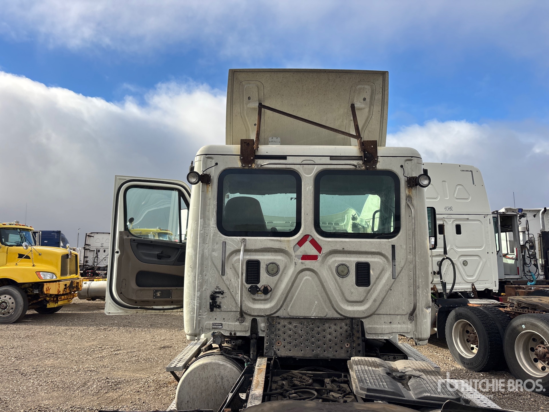 2015 Freightliner CASCADIA 125
