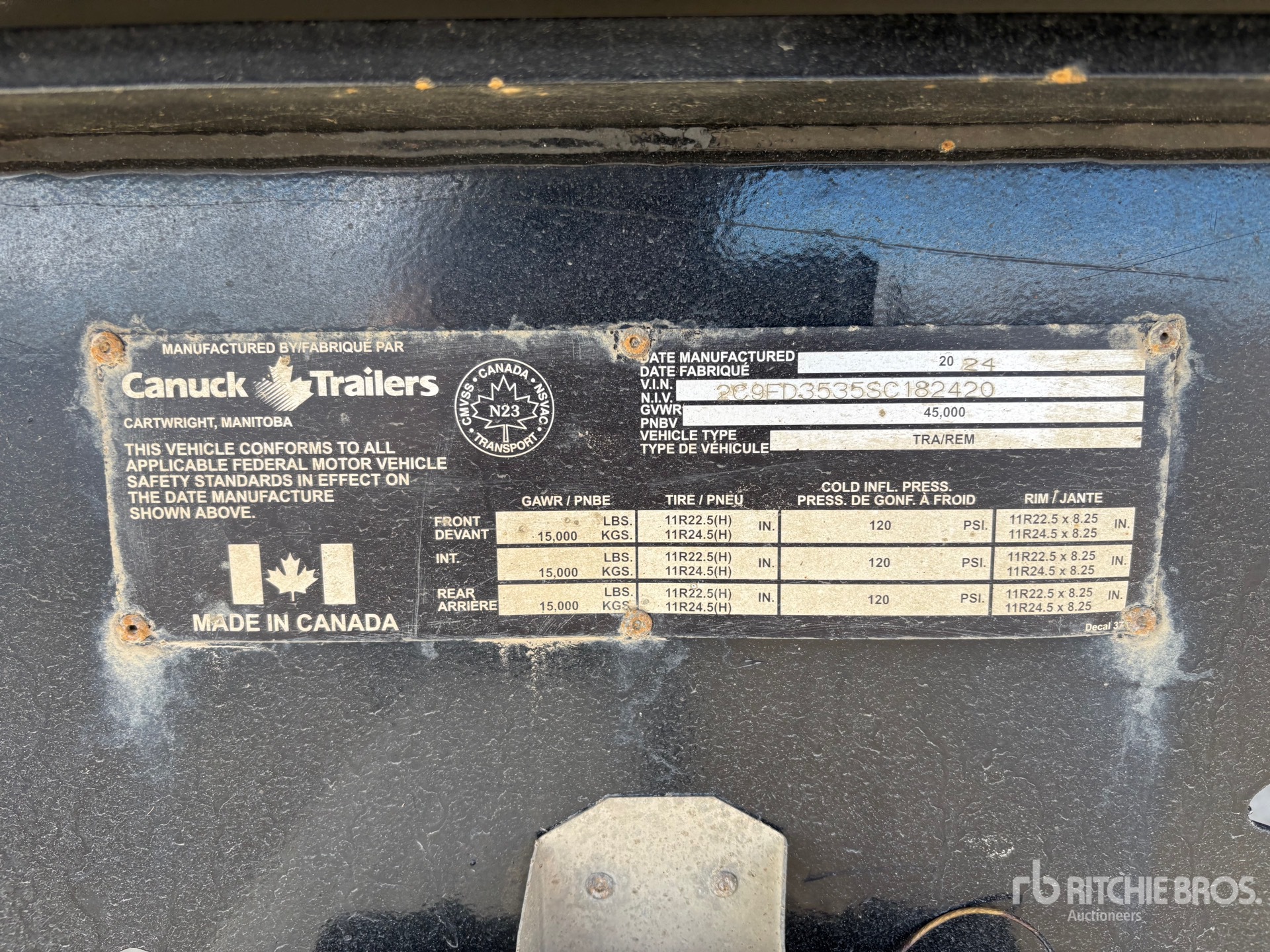 2025 Canuck 33 FT TRI/A