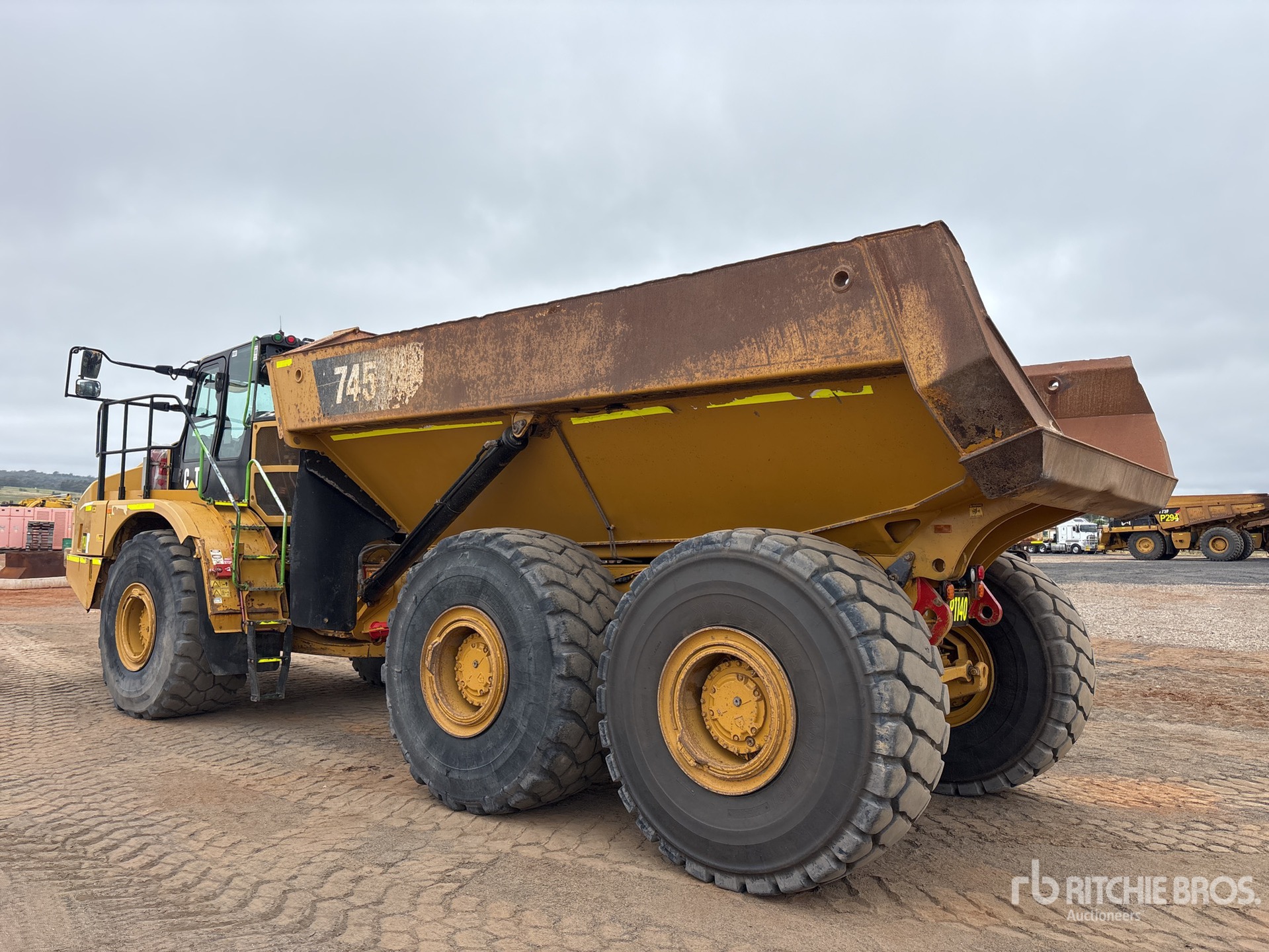 2018 Caterpillar 745