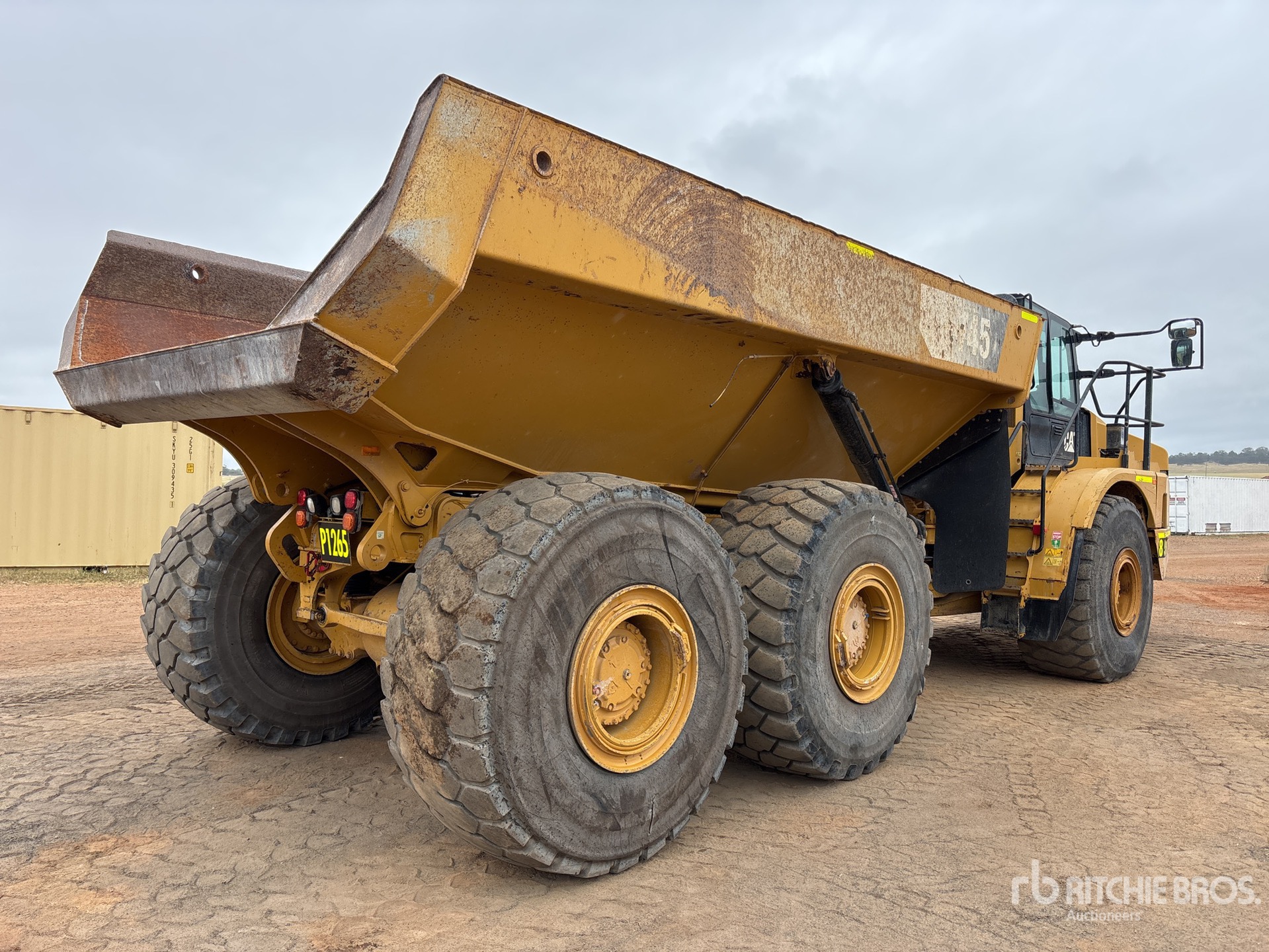 2017 Caterpillar 745