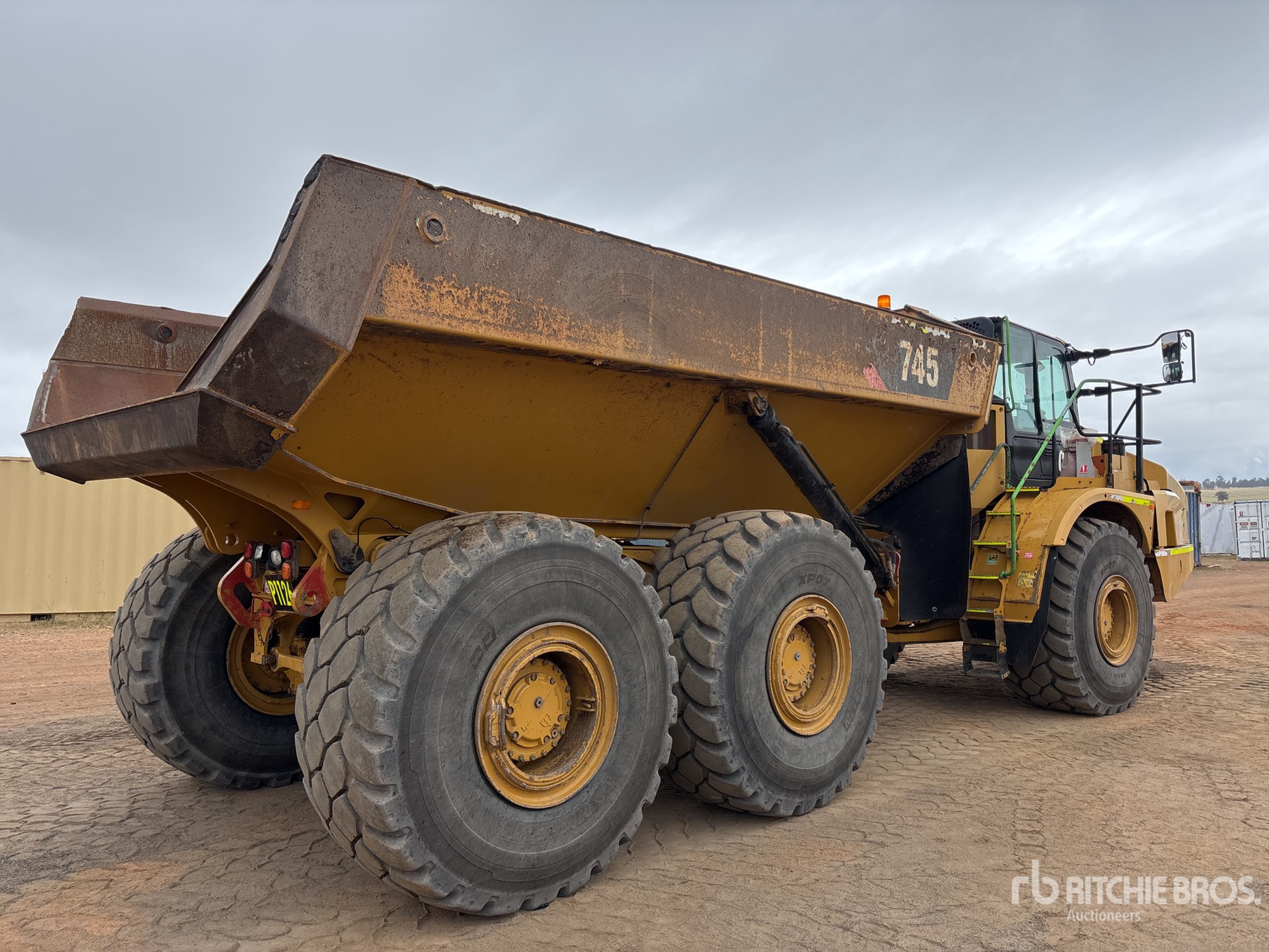 2018 Caterpillar 745