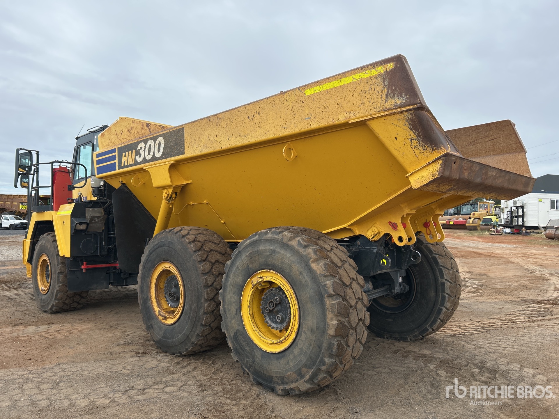 2016 Komatsu HM300-2