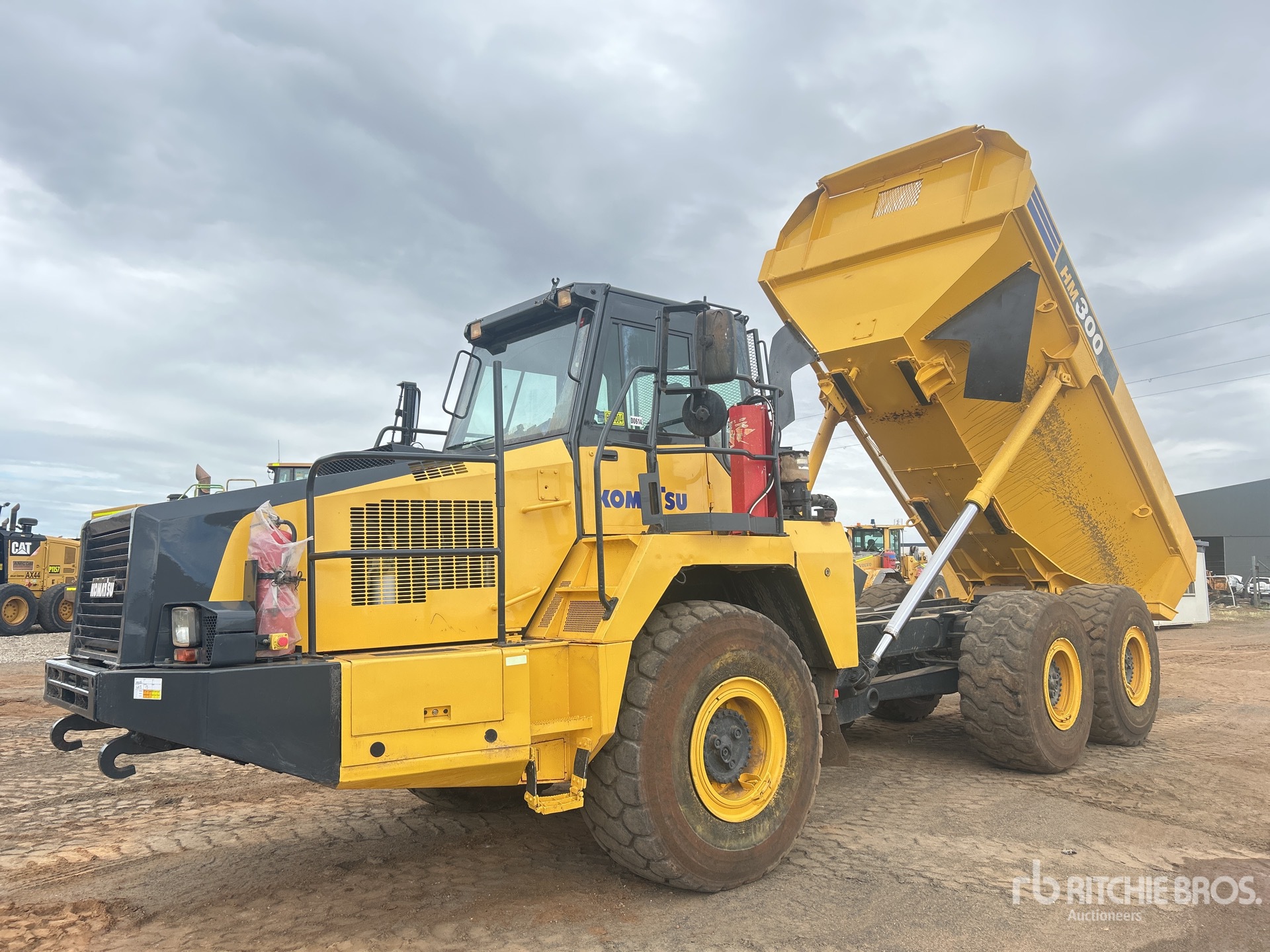 2016 Komatsu HM300-2