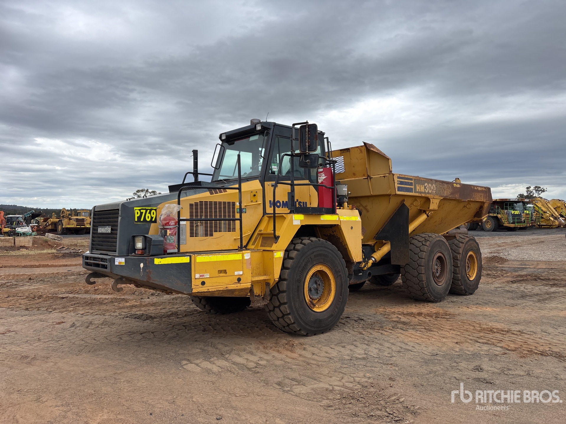 2017 Komatsu HM300-2