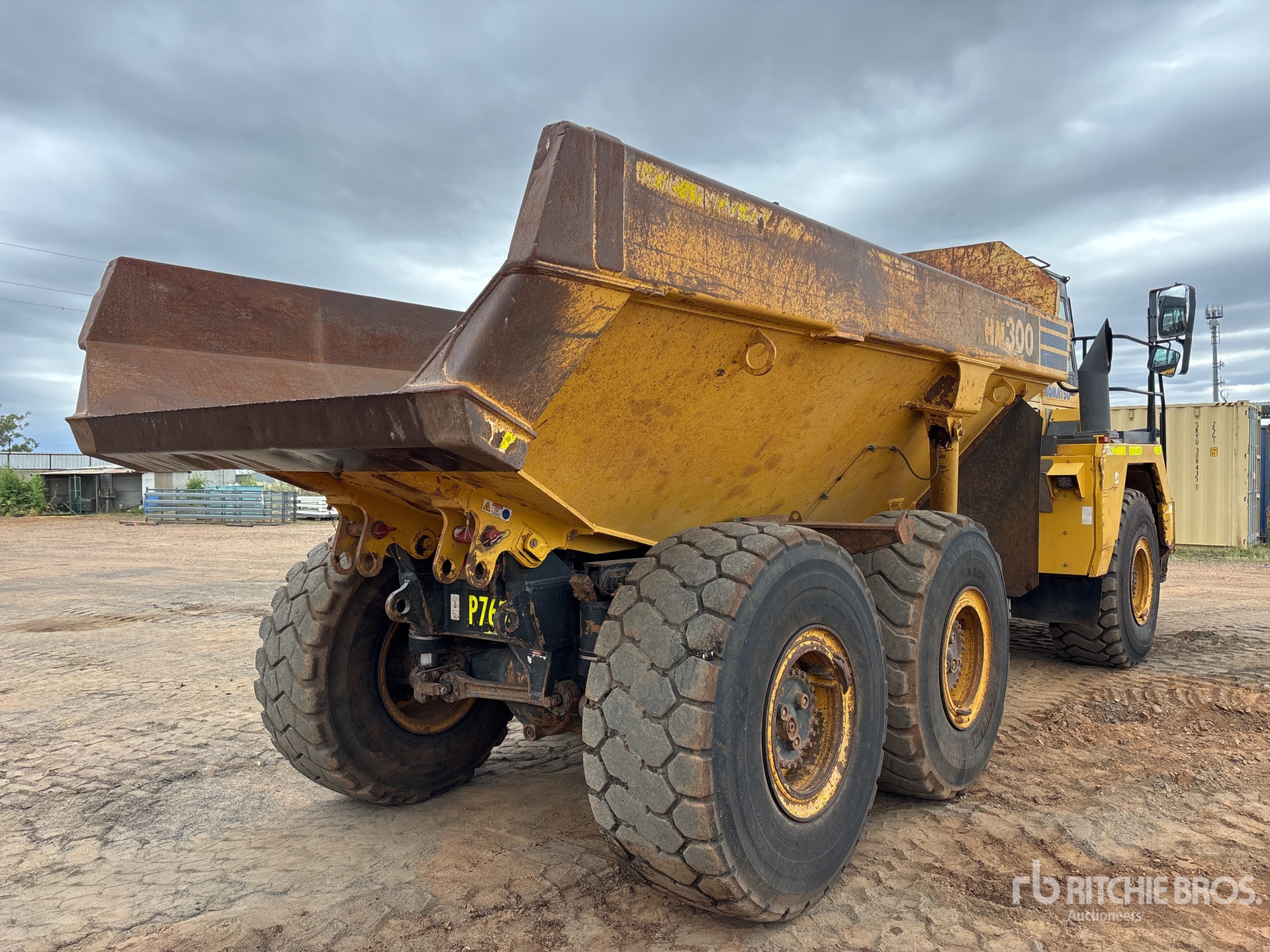 2017 Komatsu HM300-2