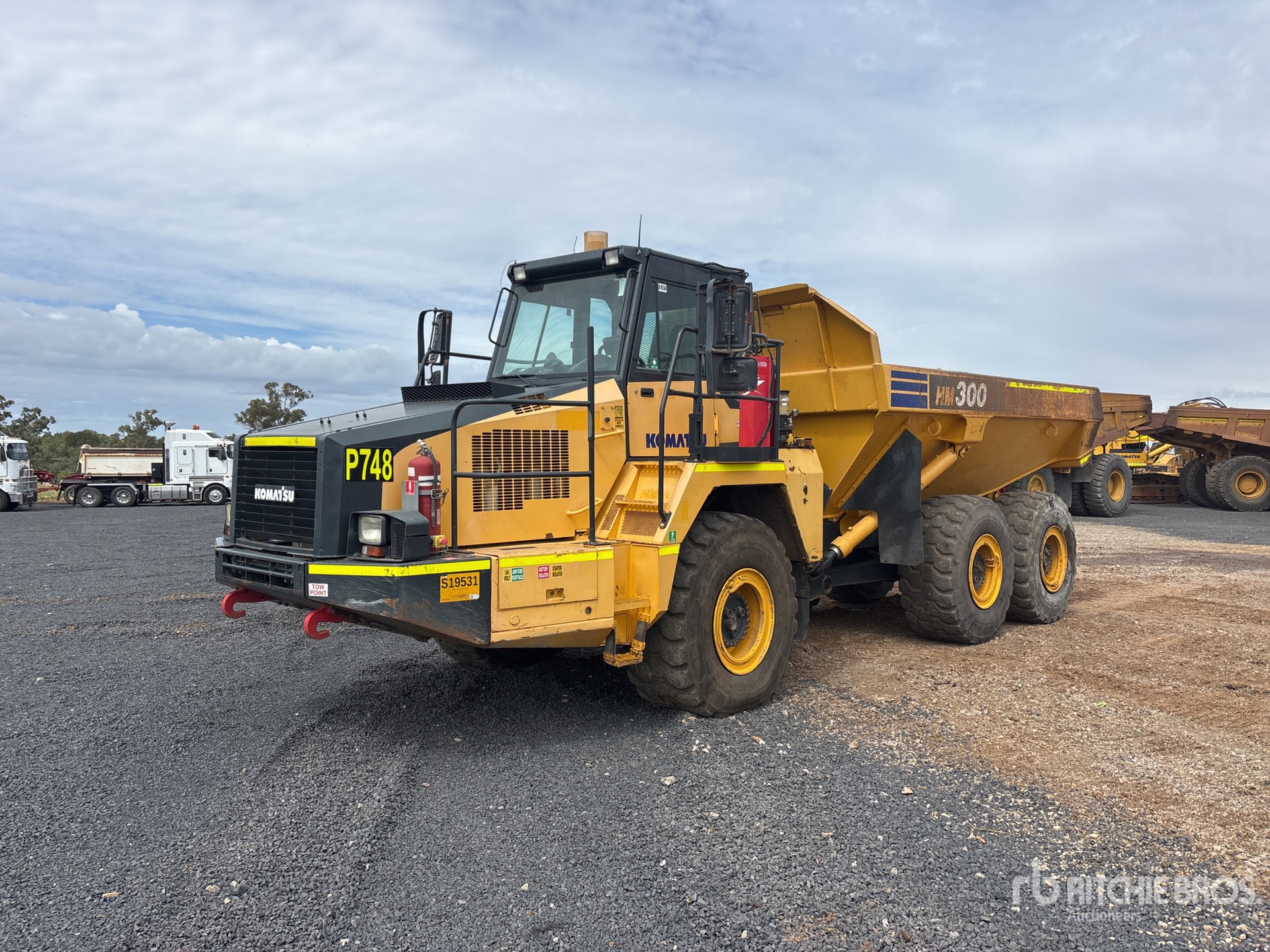 2016 Komatsu HM300-2