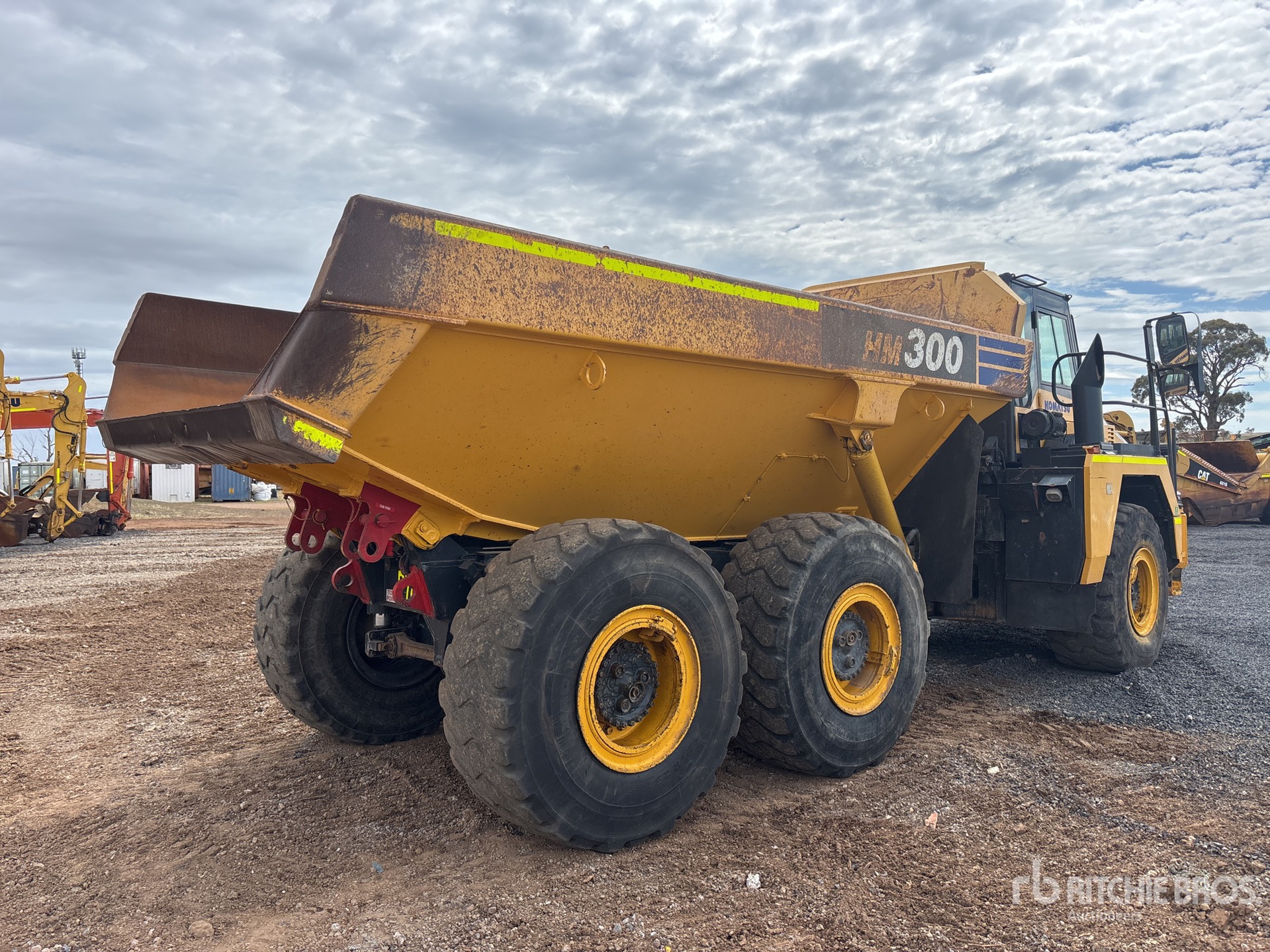2016 Komatsu HM300-2