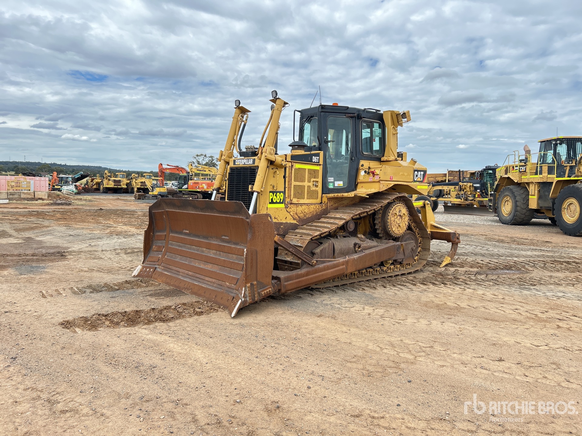 2013 Caterpillar D6T