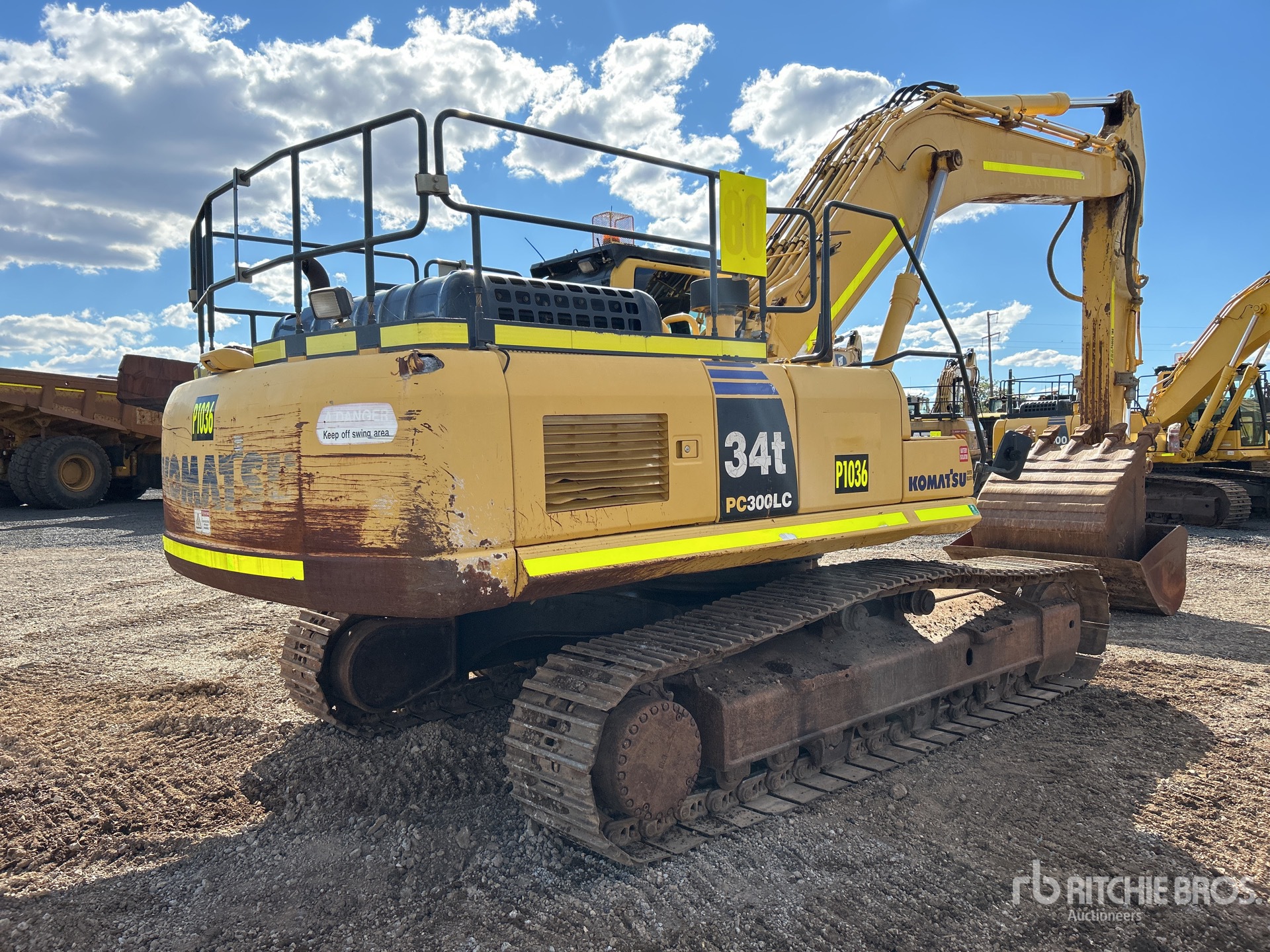 2017 Komatsu PC300LC-8M0