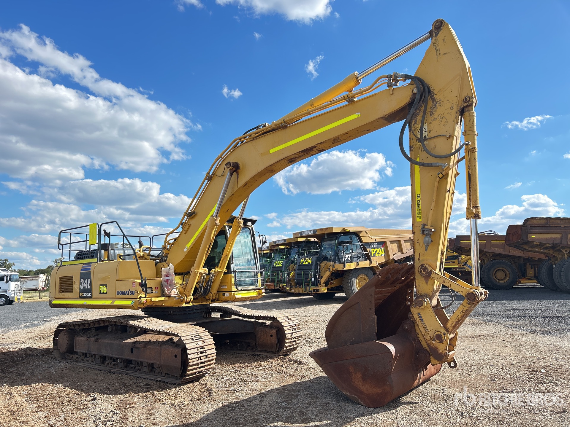 2017 Komatsu PC300LC-8M0