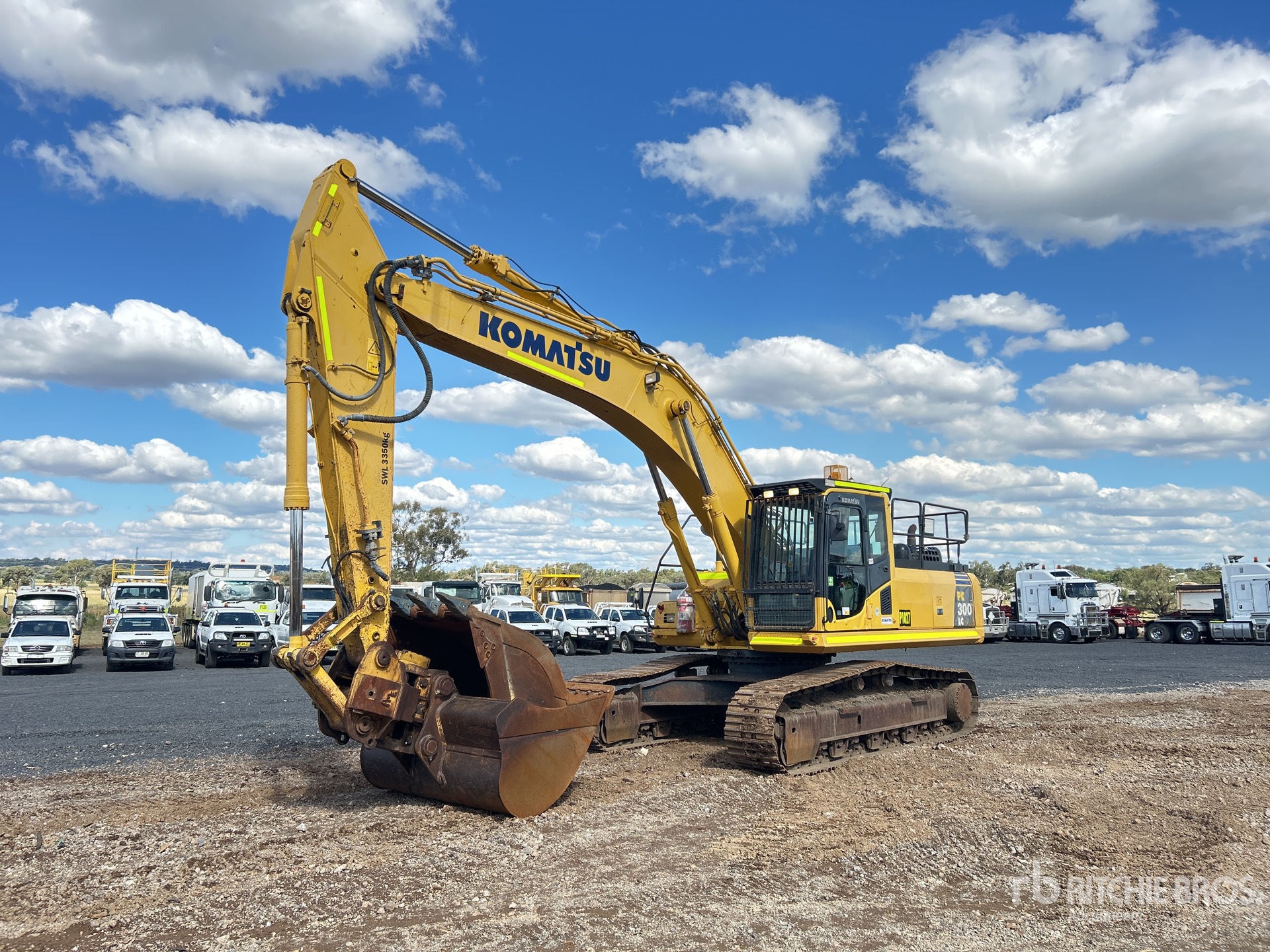 2019 Komatsu PC300LC-8M0