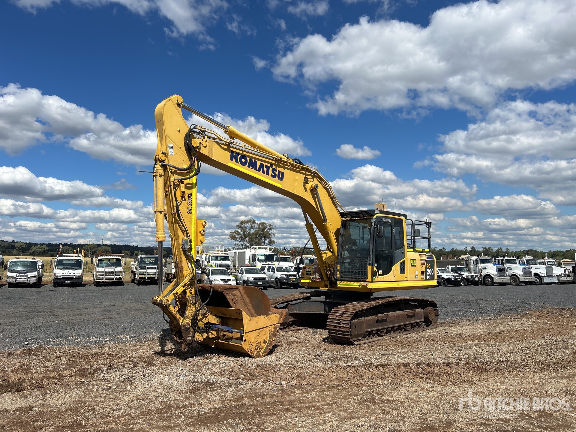 2017 Komatsu PC200LC-8M0