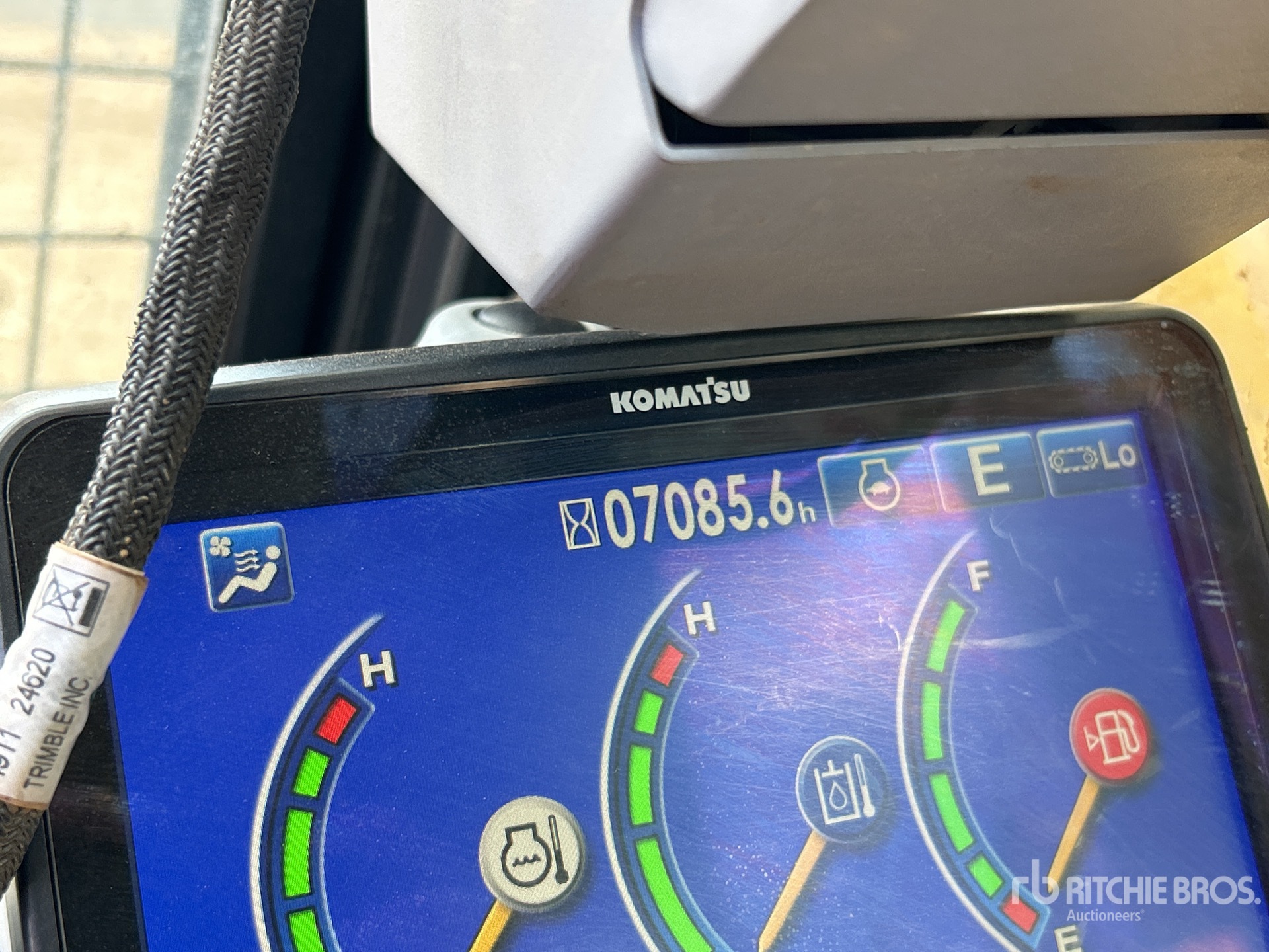 2018 Komatsu PC200LC-8M0